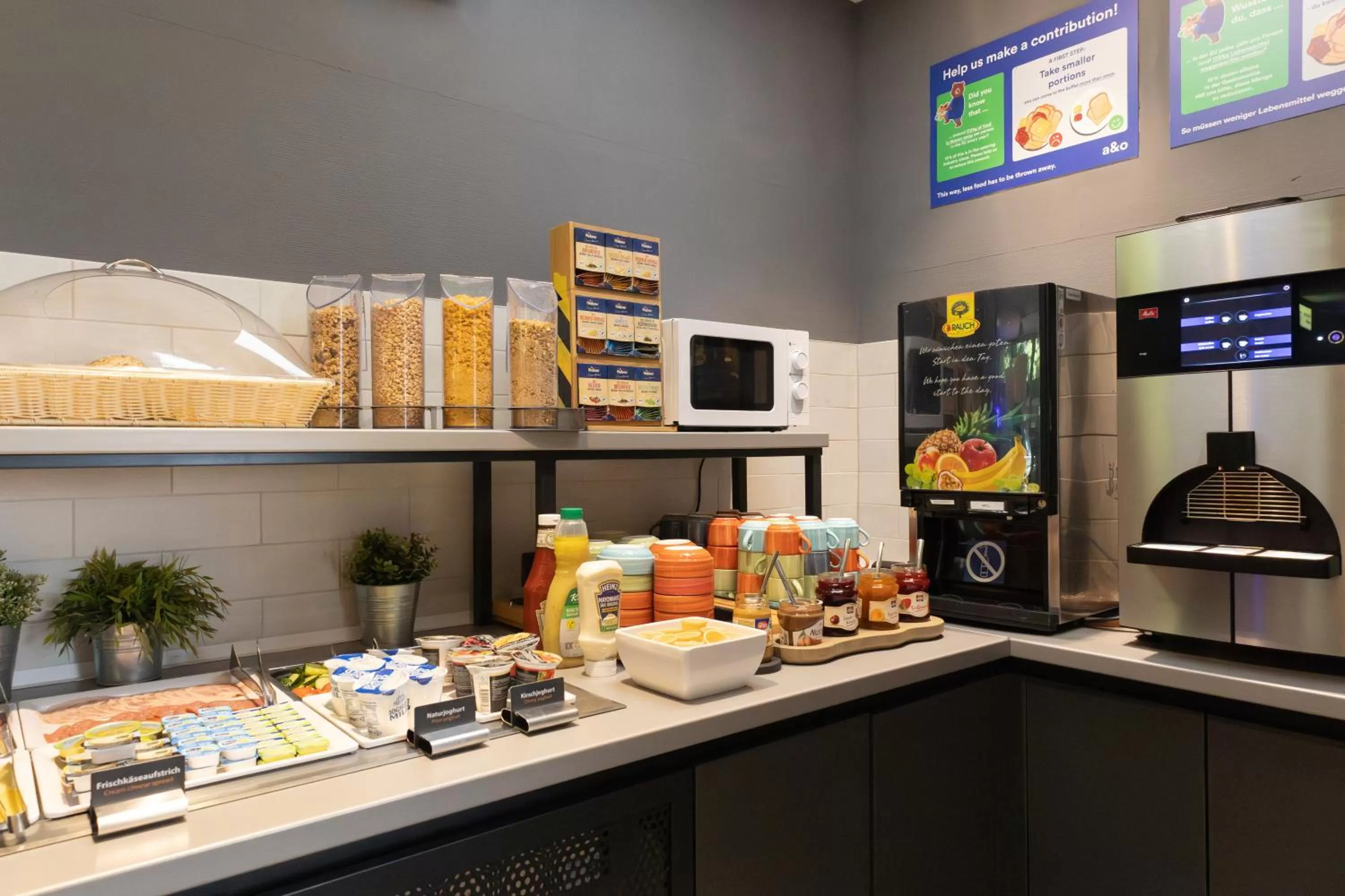 Buffet breakfast in a&o München Hauptbahnhof