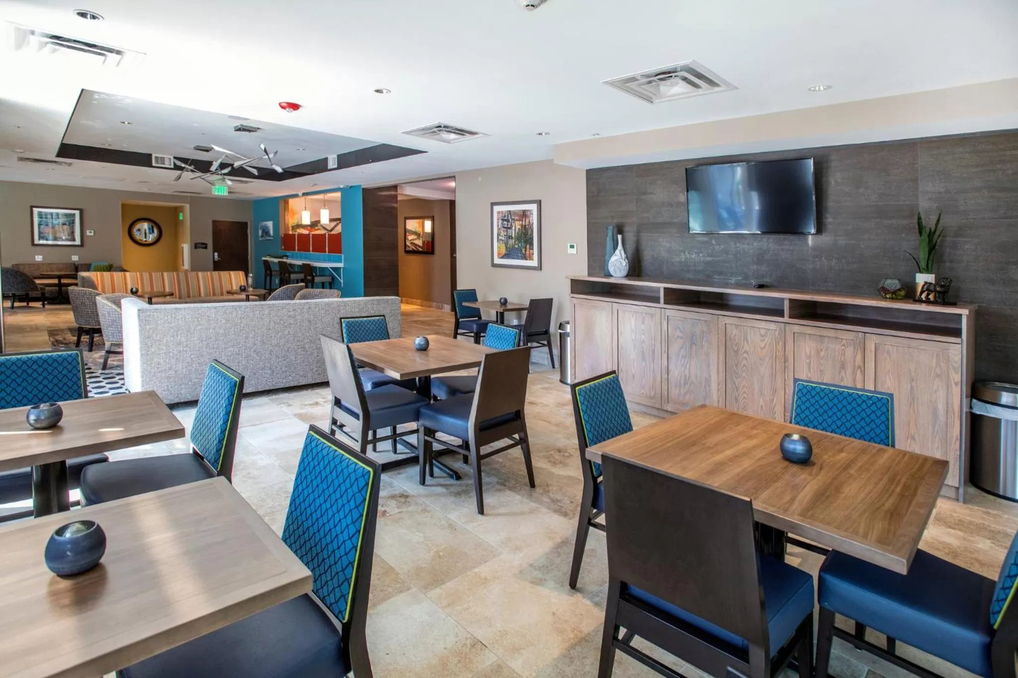 Restaurant/places to eat in Staybridge Suites Denver Downtown by IHG