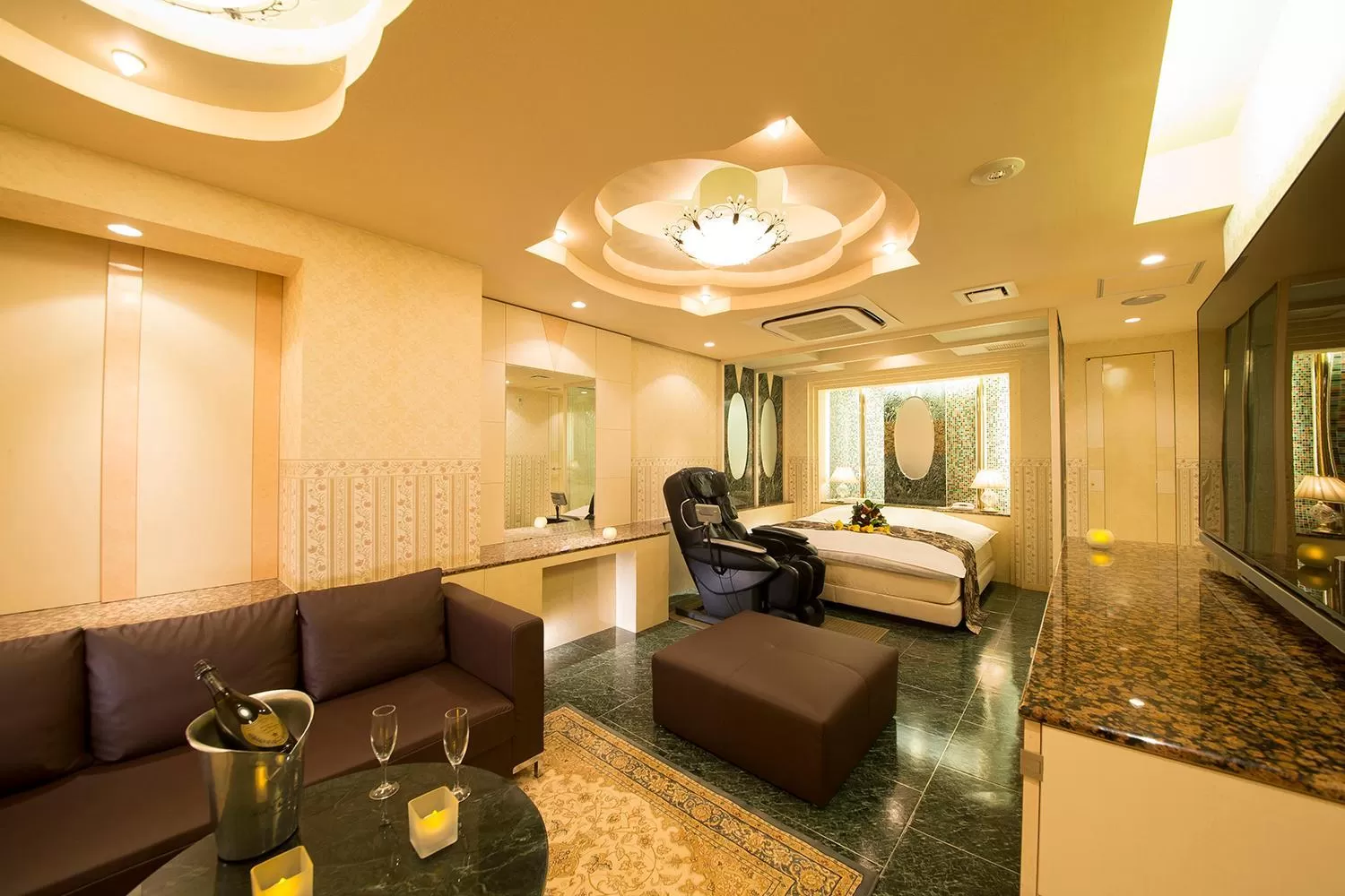 Massage, Bed in Lucky Sun