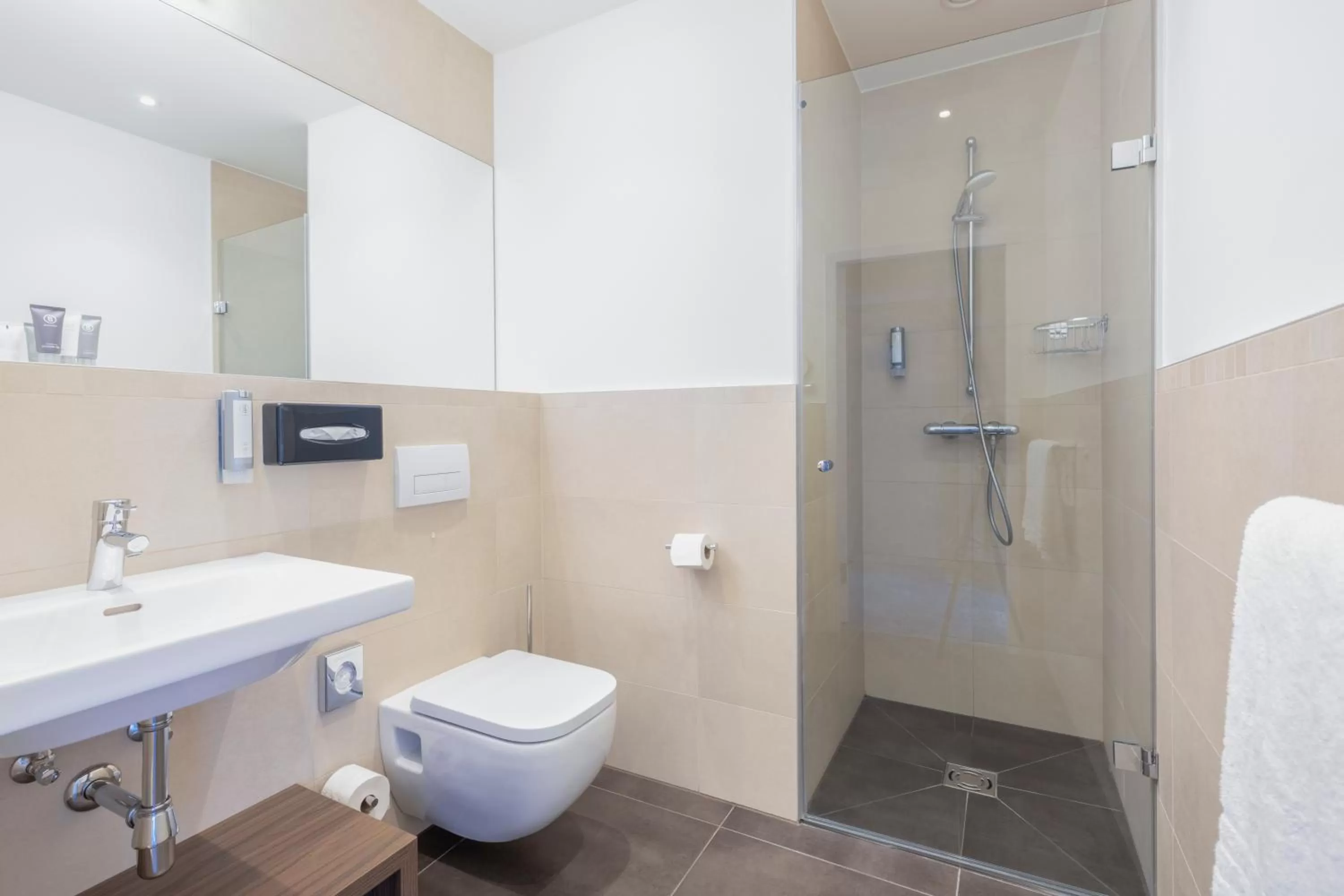 Bathroom in Garner Hotel Klagenfurt - Moser Verdino by IHG