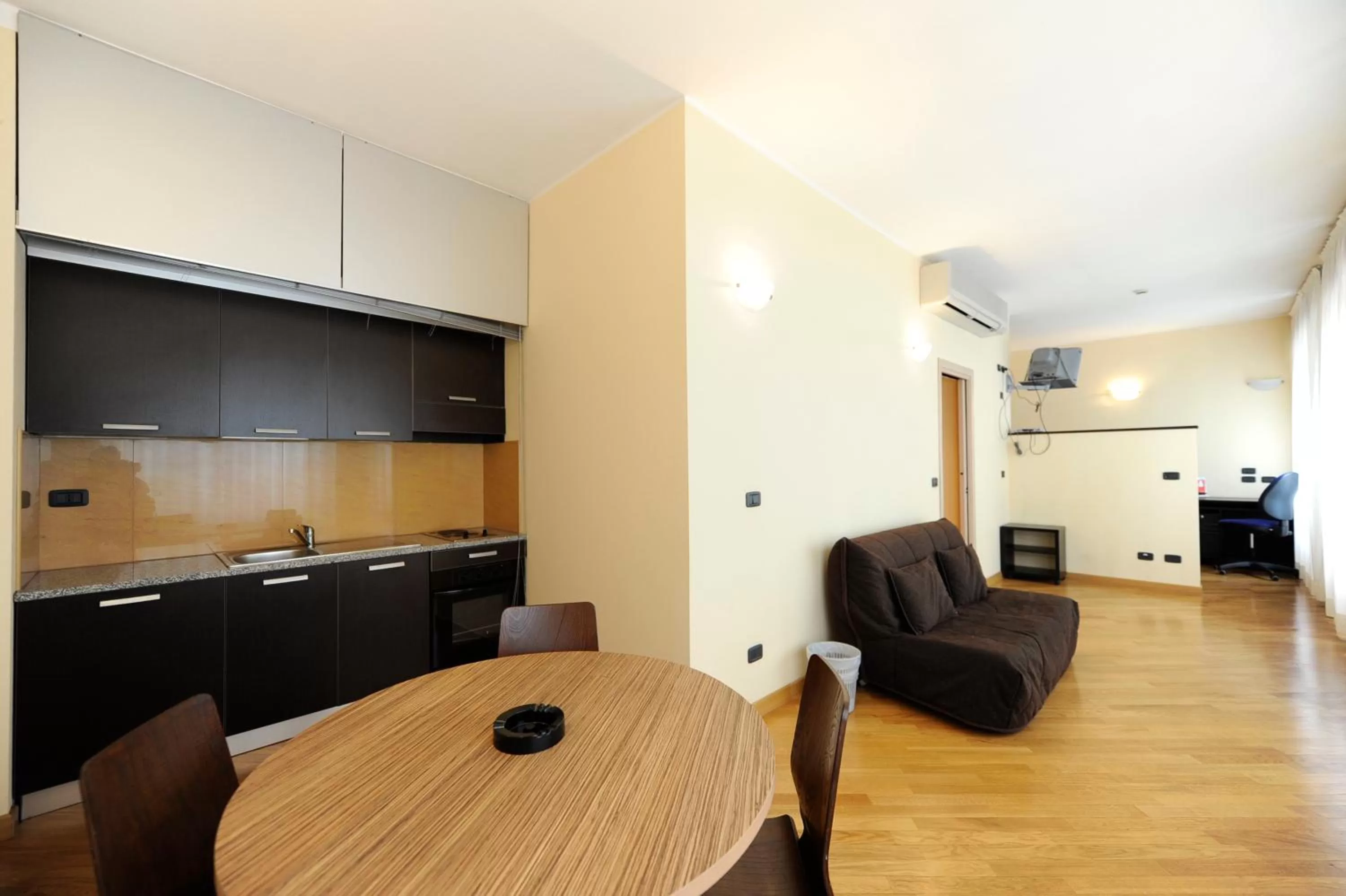 Kitchen or kitchenette, Kitchen/Kitchenette in Corvetto Residence Porto Di Mare