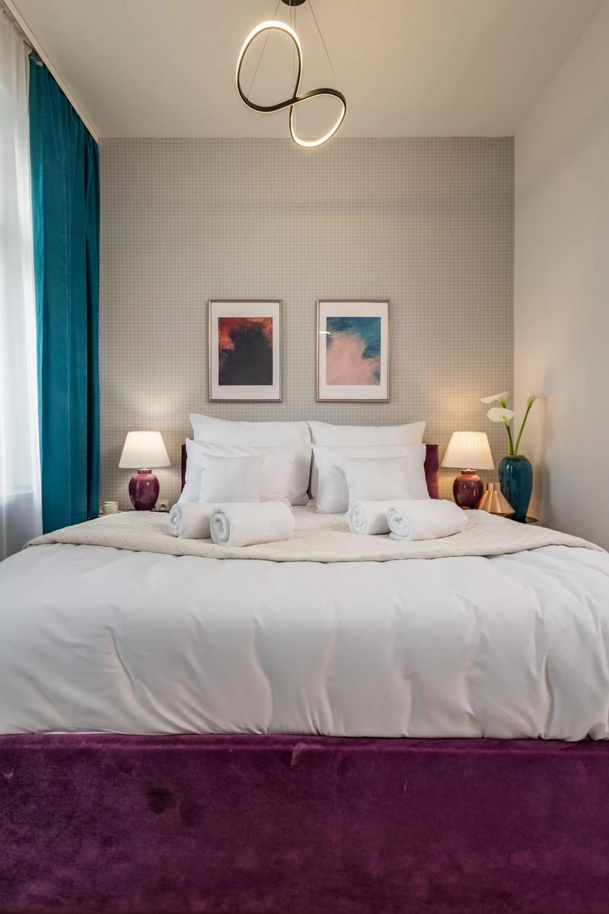 Bed in Hotel Sofia by The Railway Station Wroclaw