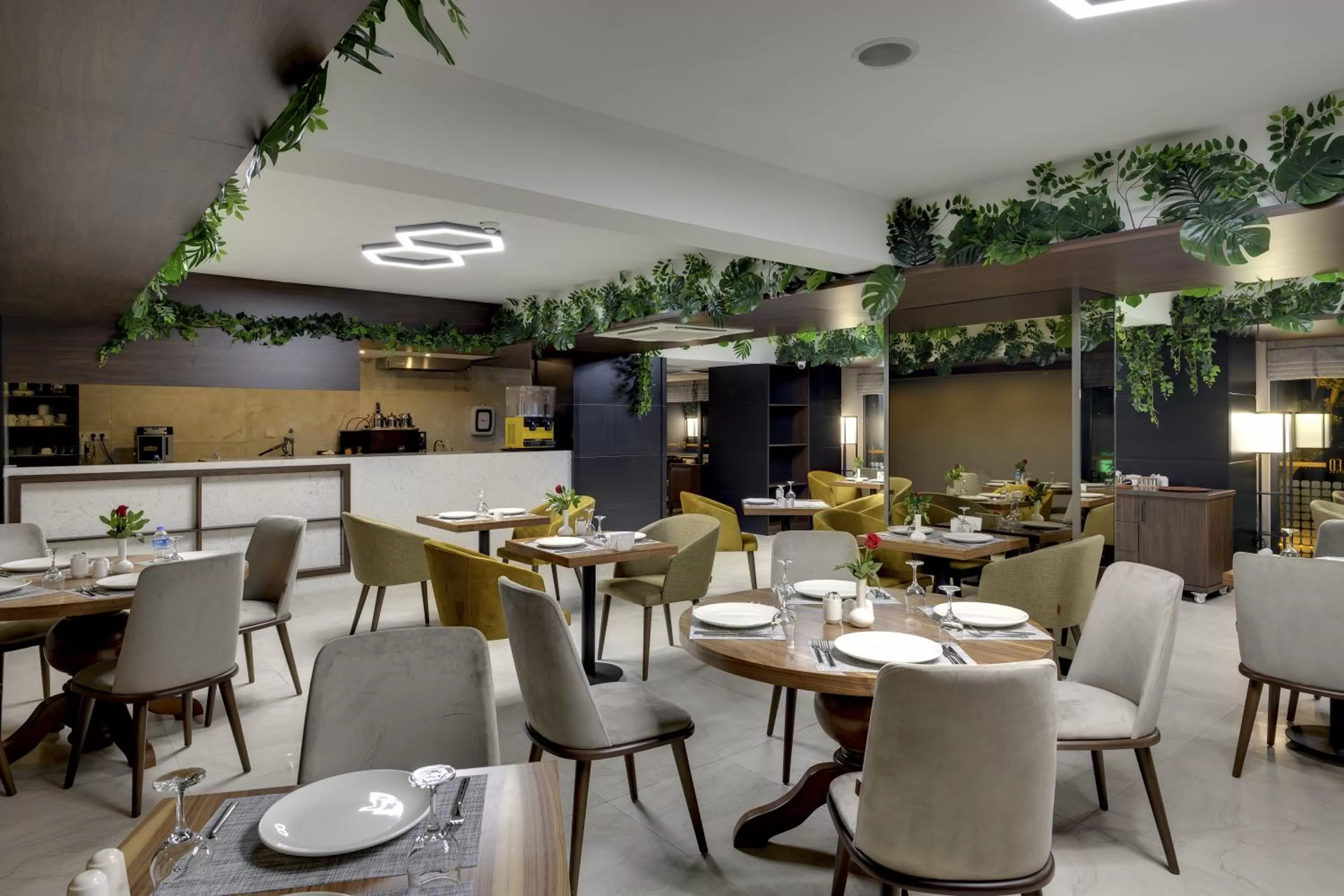 Restaurant/places to eat in Leo Suites