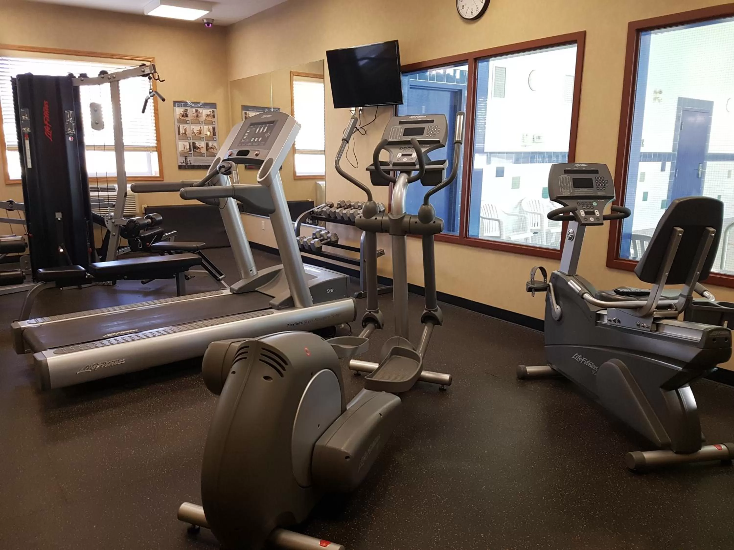 Fitness centre/facilities in Canalta Stettler