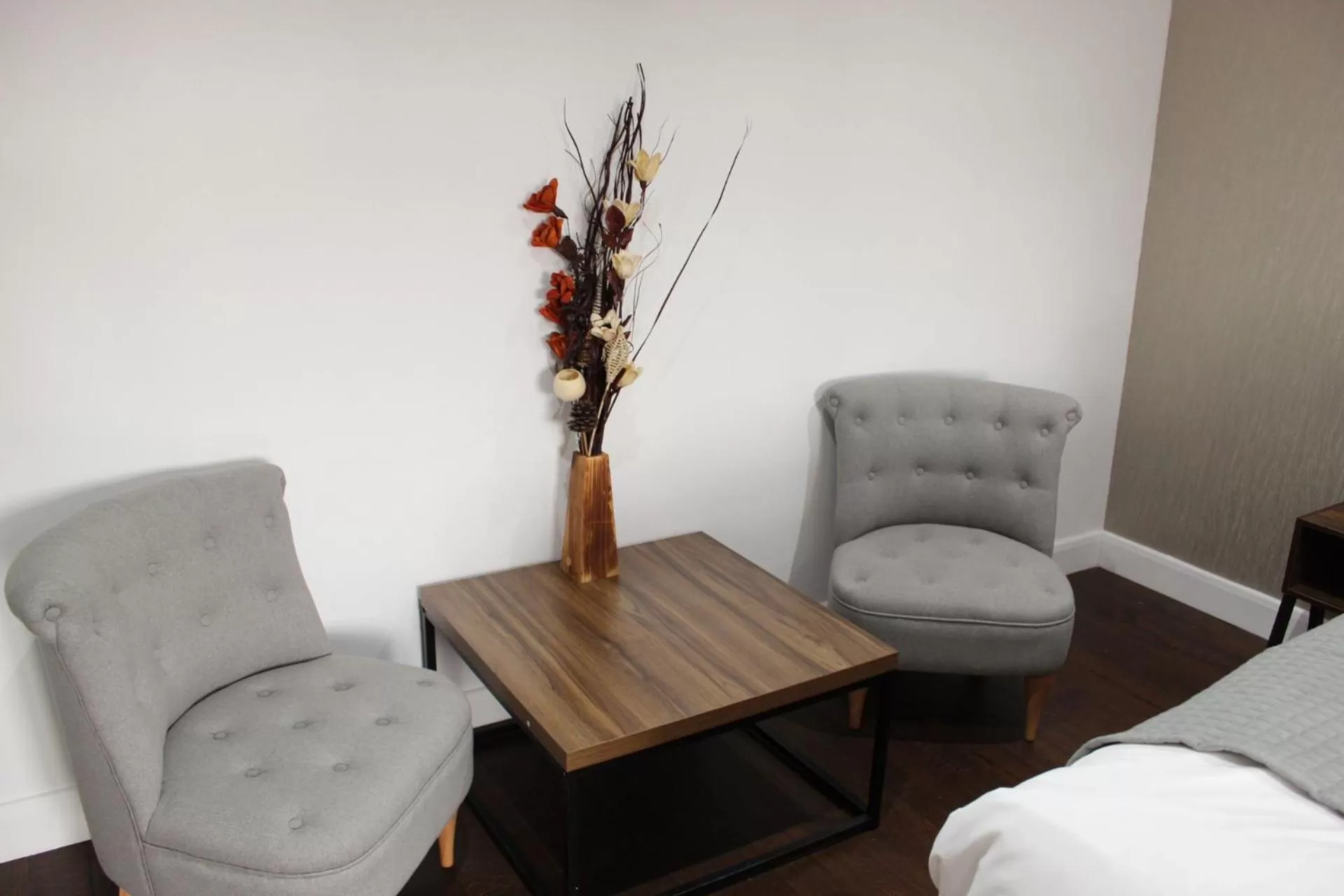 Seating Area in Rokna