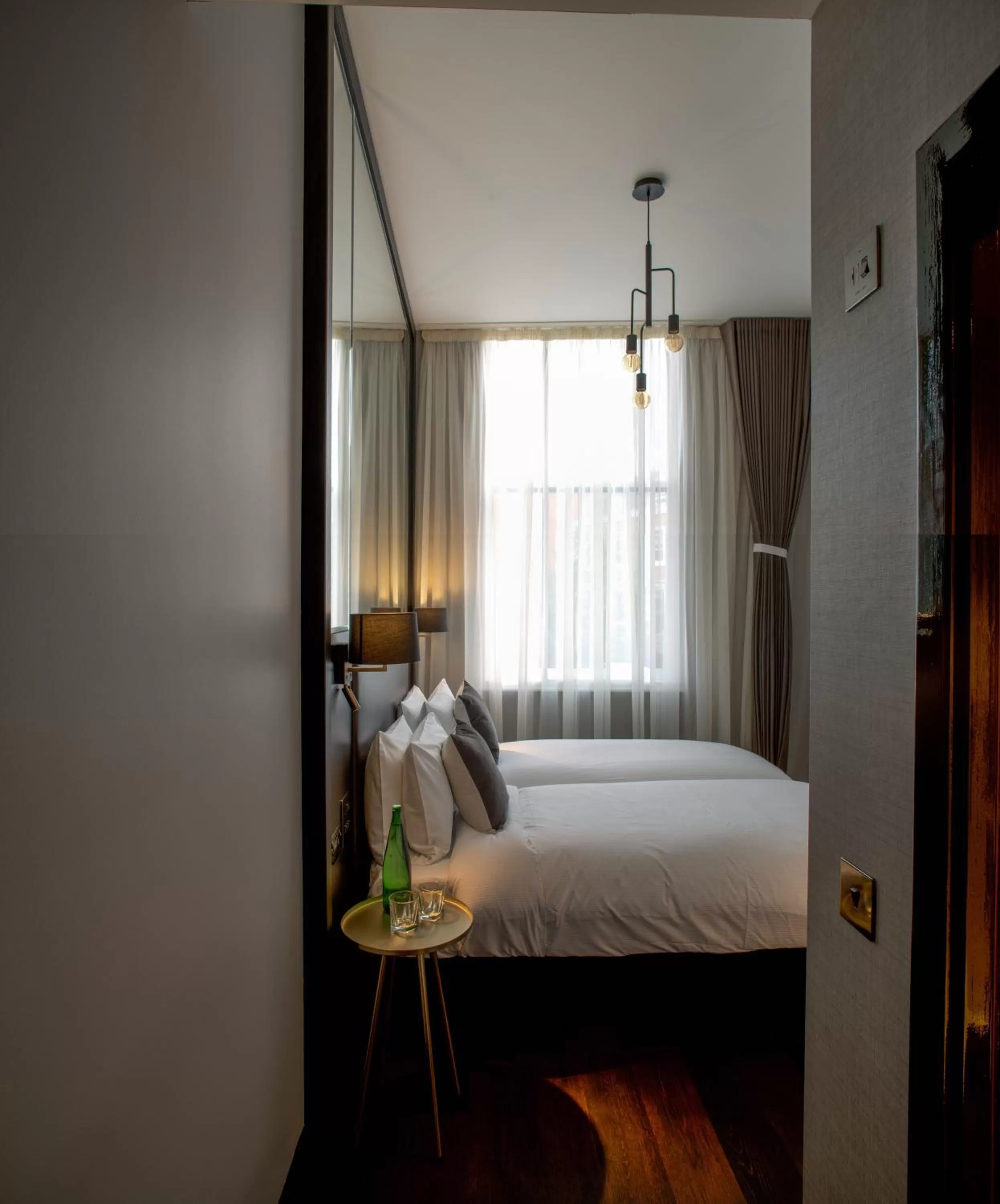 Bed in Camden Enterprise Hotel