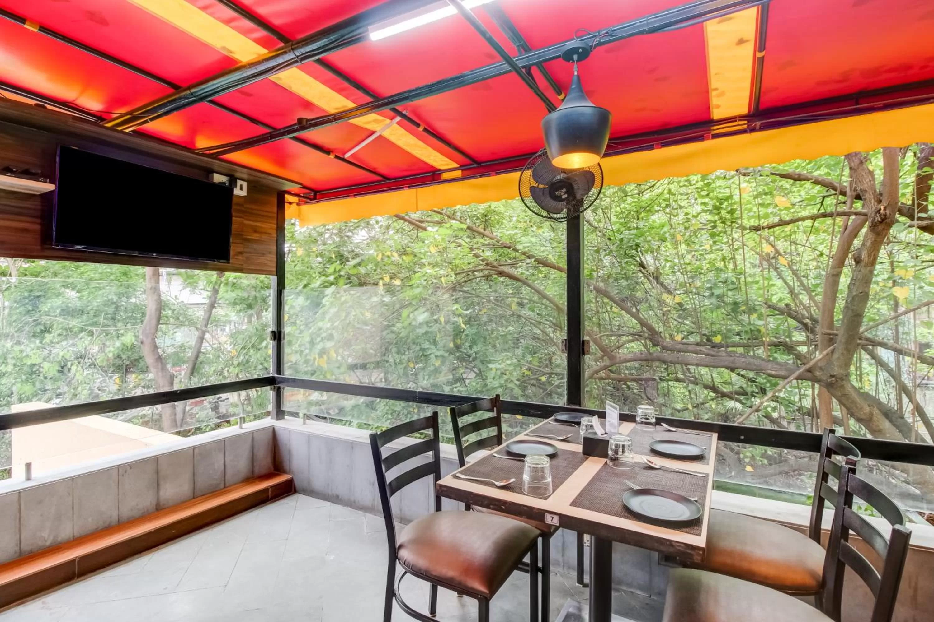 Day, Restaurant/Places to Eat in Grand Mookambika