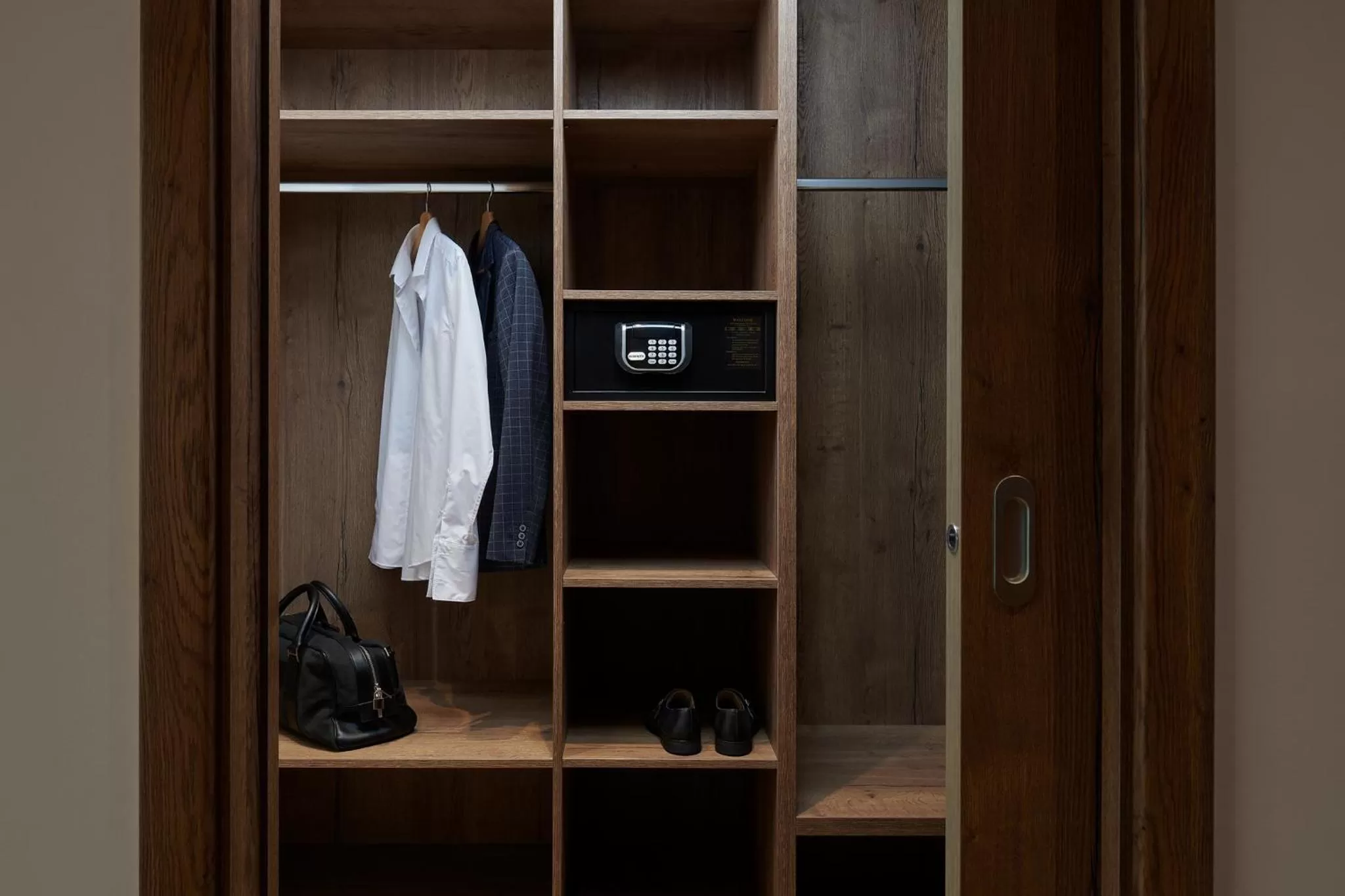 wardrobe in Hotel Passage