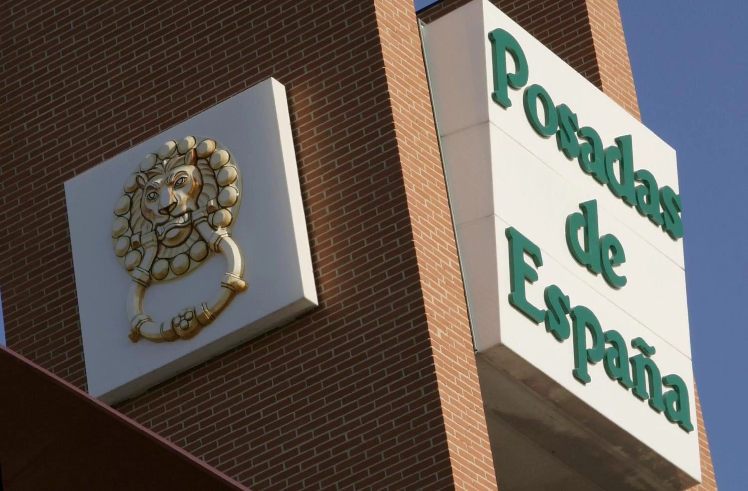 Property building in Posadas De España Paterna