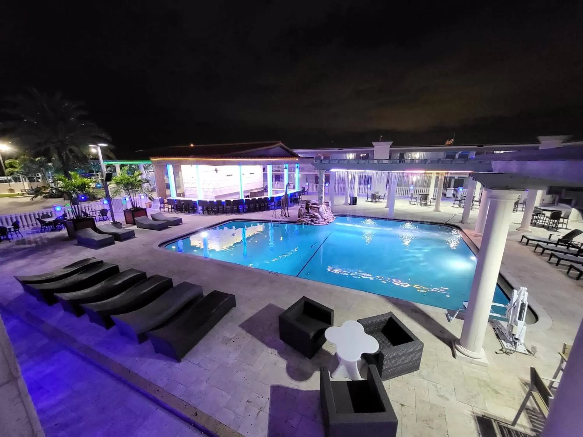 Swimming pool in Quality Inn and Conference Center Tampa-Brandon