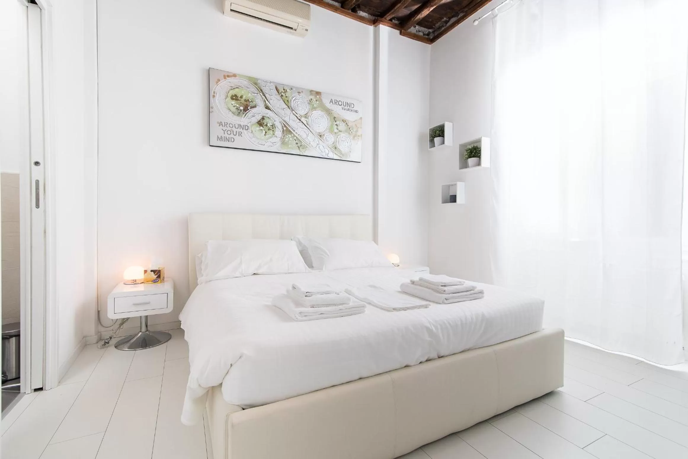 Bed in White Ostilia B&B