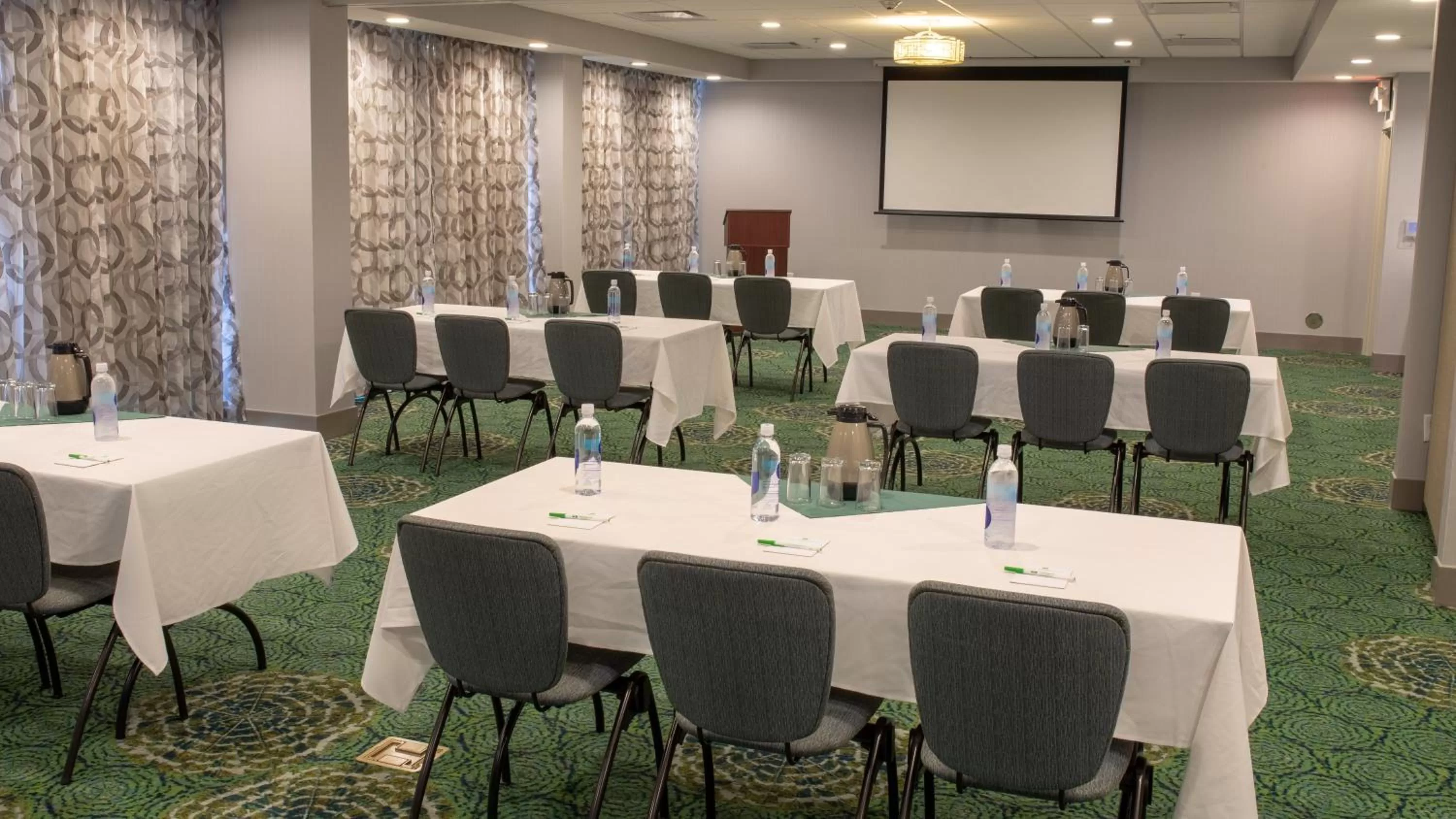 Meeting/conference room in Holiday Inn Knoxville N - Merchant Drive by IHG