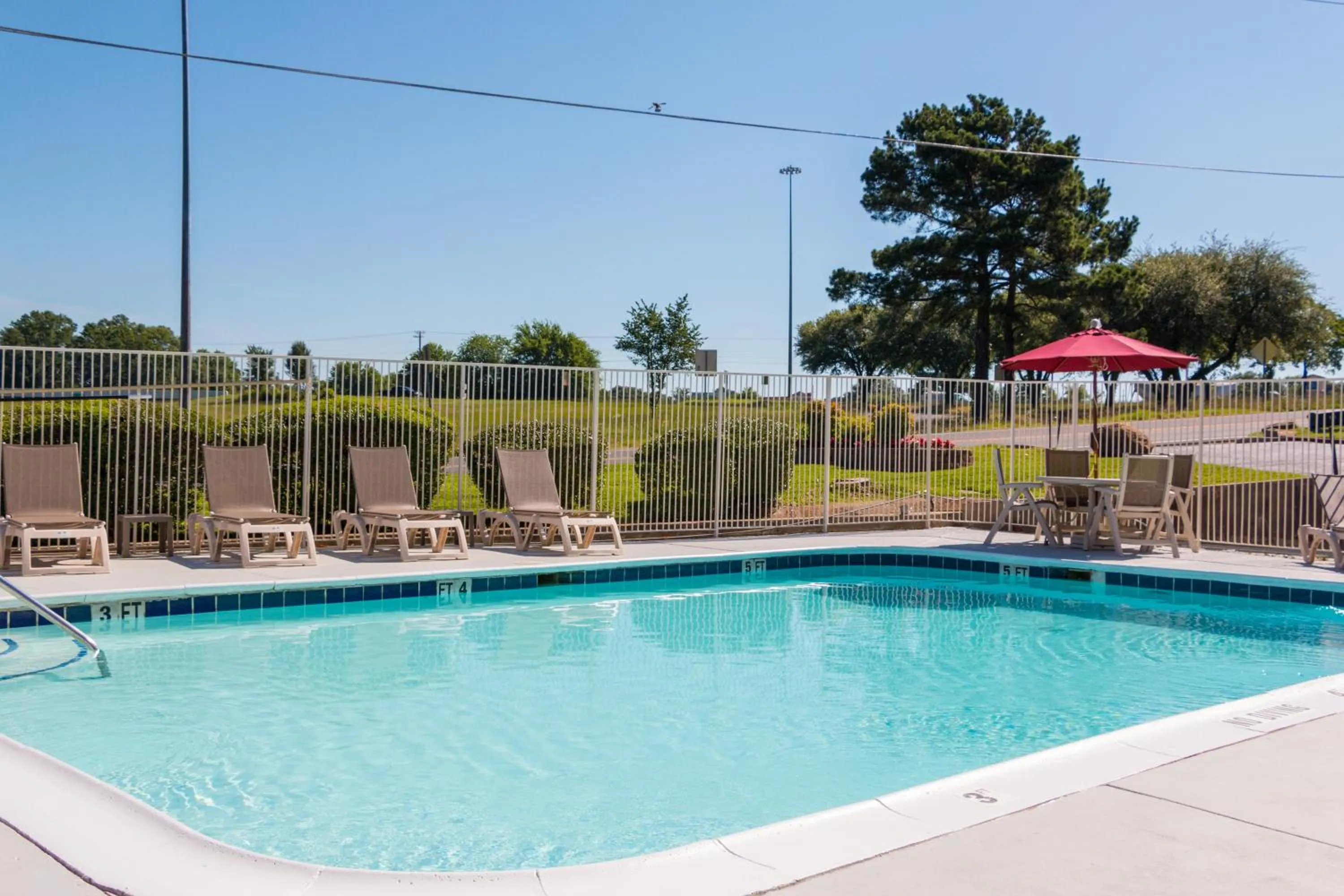 Swimming pool in Motel 6-Longview, TX