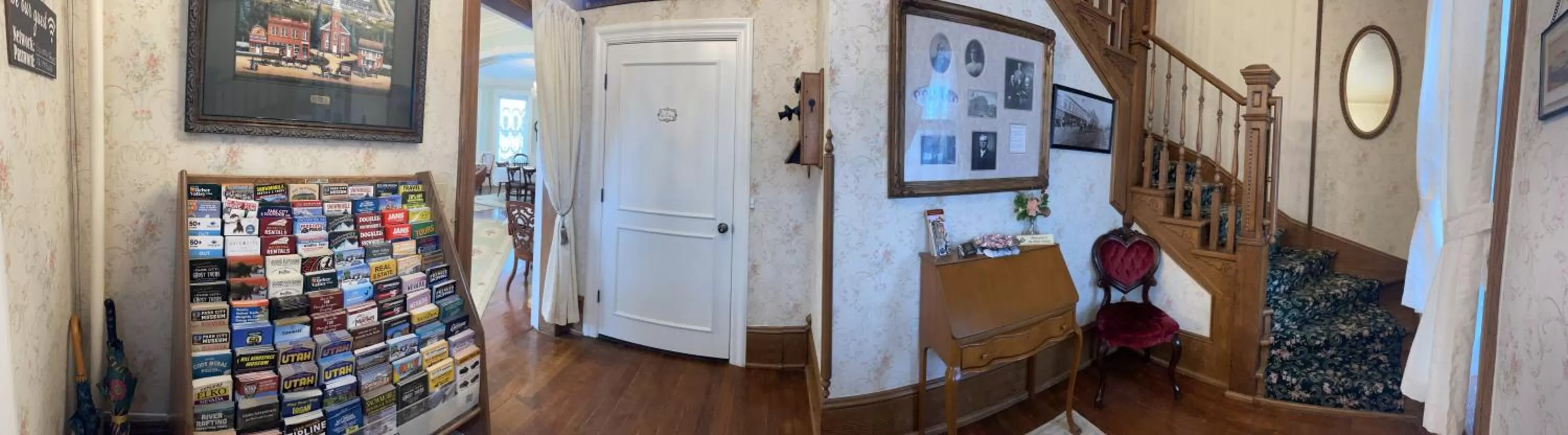 Lobby or reception in Heber Senator Bed and Breakfast