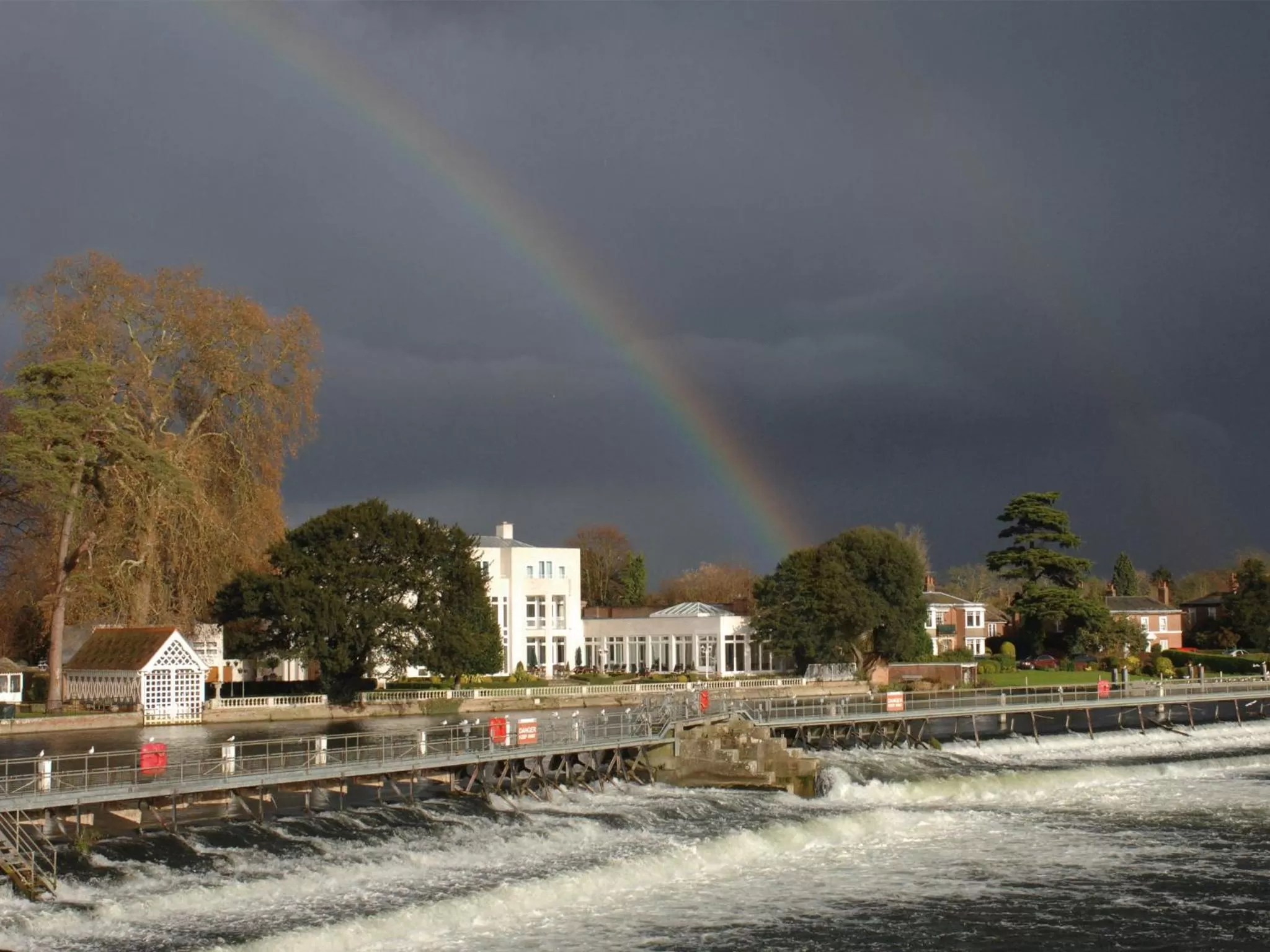 Facade/entrance in Macdonald Compleat Angler