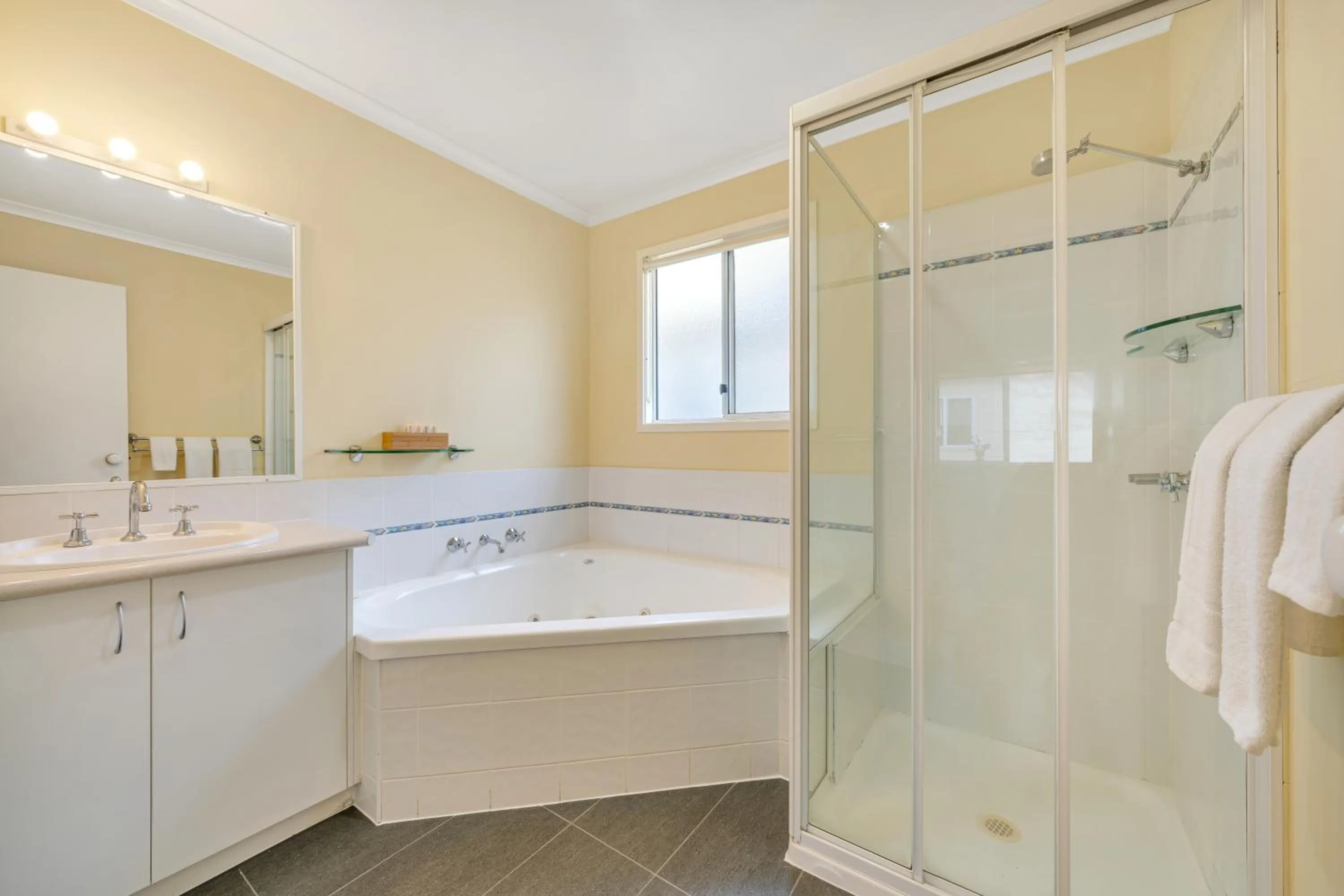 Bathroom in Ingenia Holidays Nambucca Heads