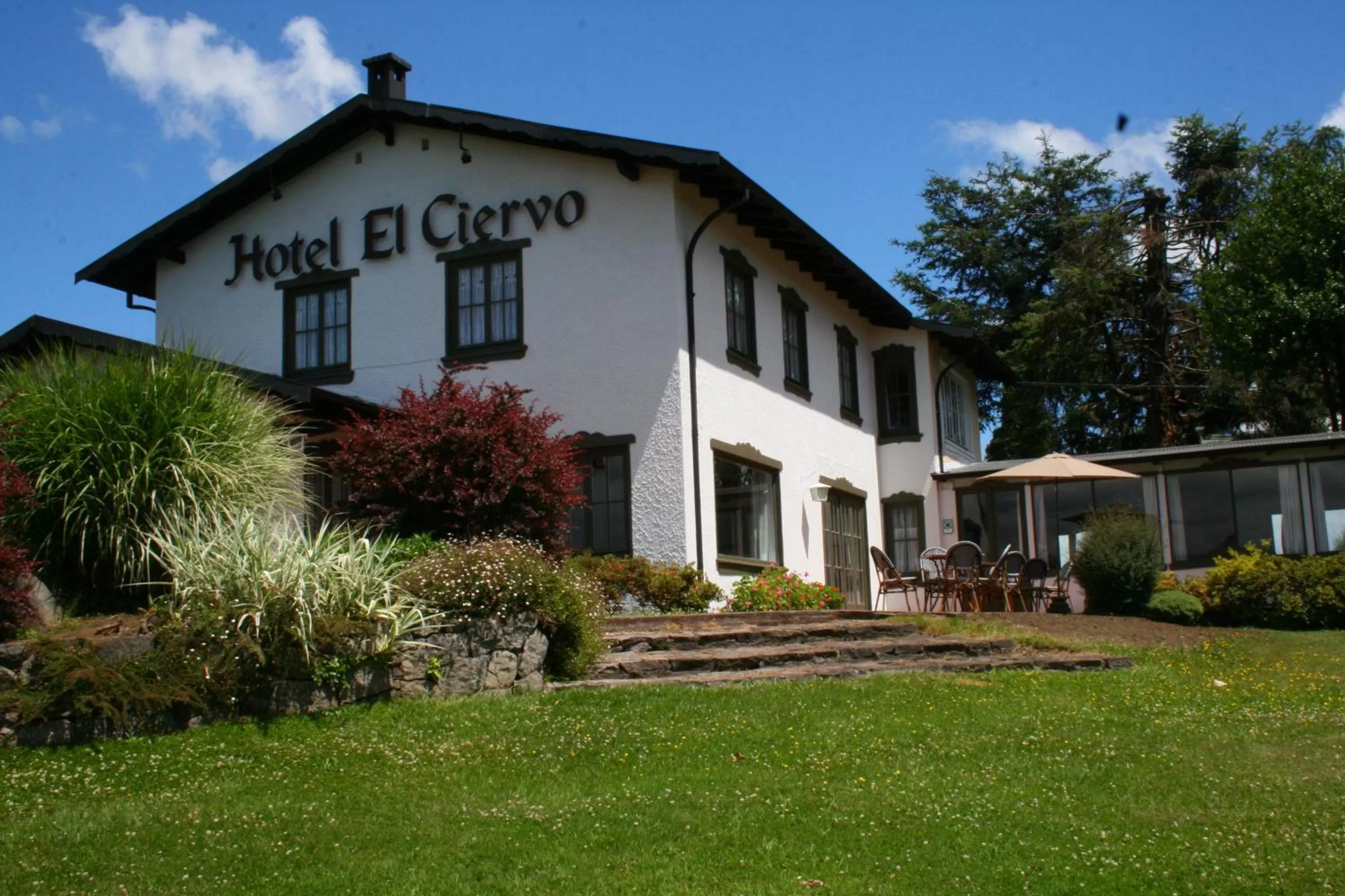 Facade/entrance in Hotel El Ciervo