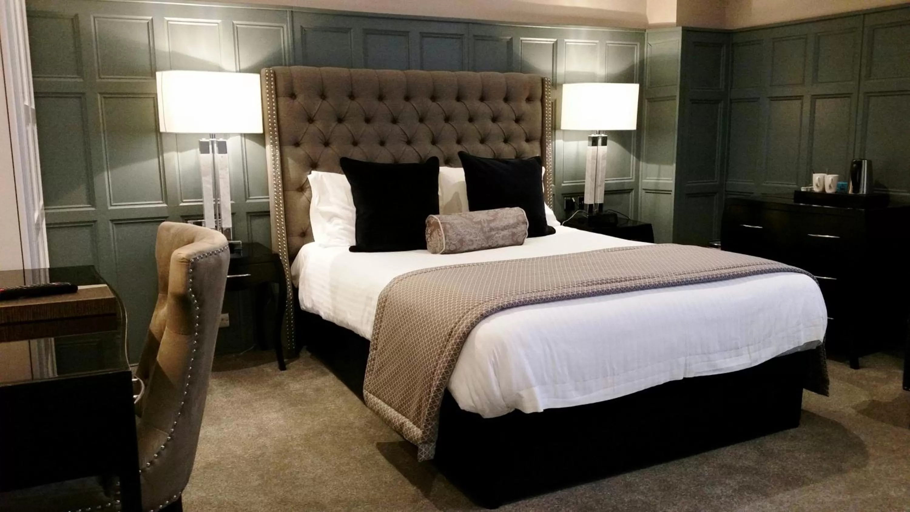 Bedroom, Bed in The Swan Hotel, Wells, Somerset - The Coaching Inn Group