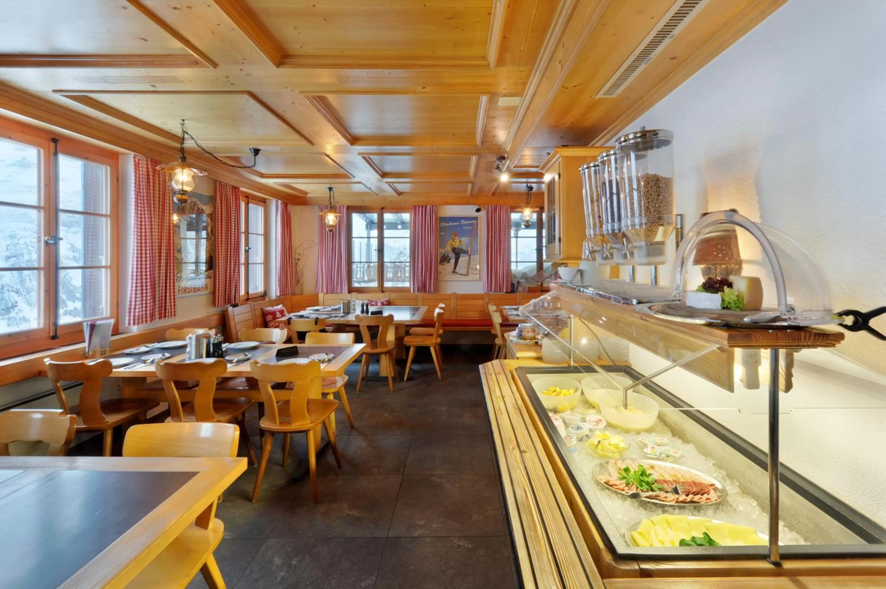 Restaurant/places to eat in Alpinhotel Bort