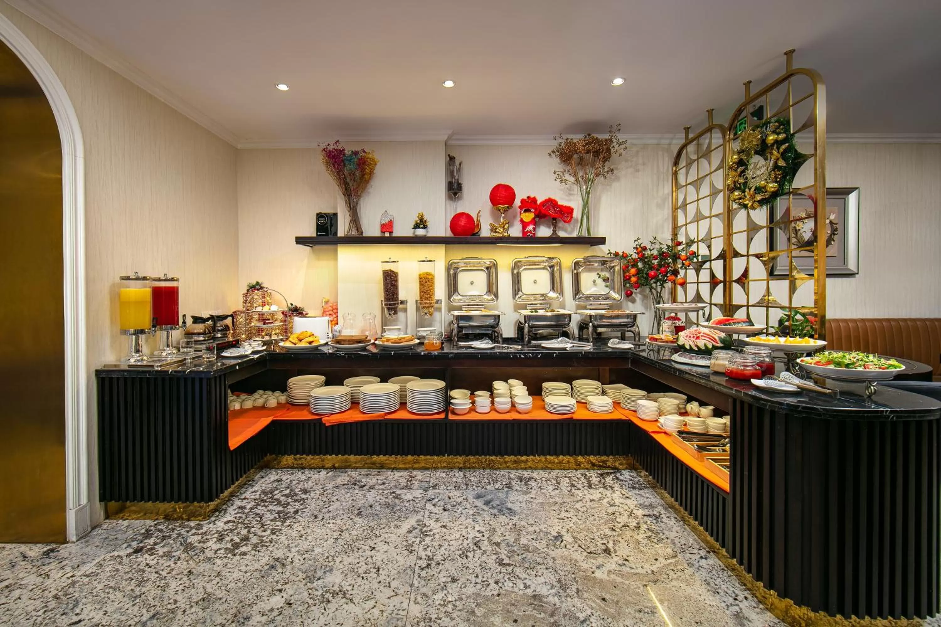 Food and drinks in San Palace Hotel & Rooftop