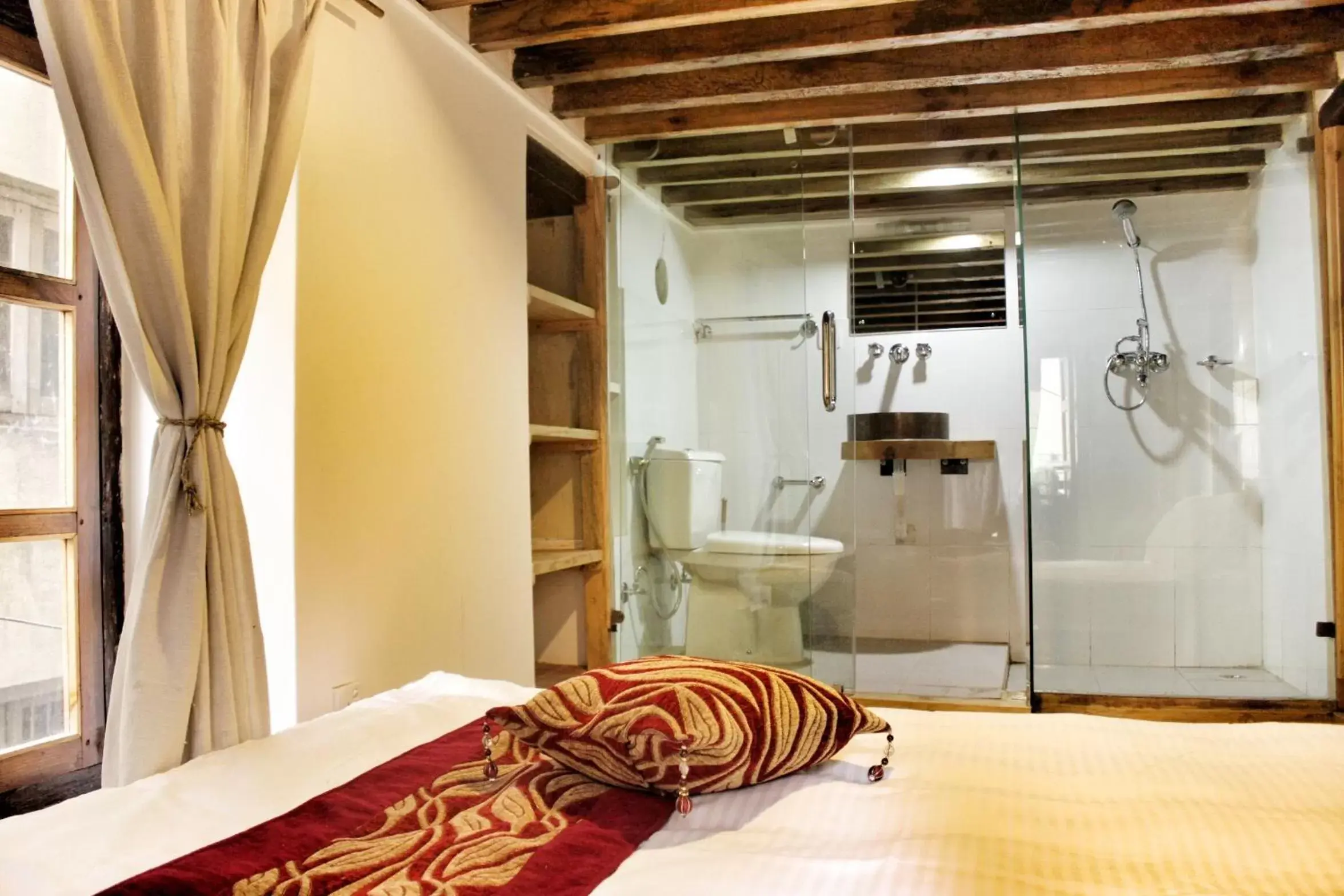 Single Room - single occupancy in Boutique Heritage Home Single Room - single occupancy in Boutique Heritage Home