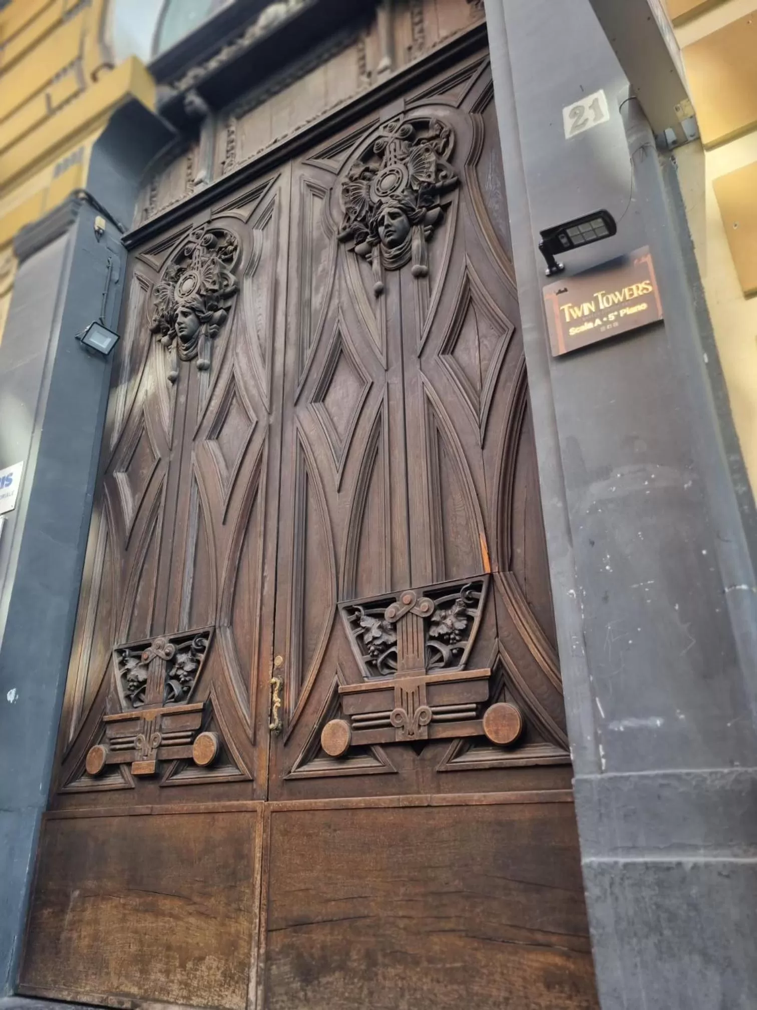 Property building in Twin Towers Naples Luxury