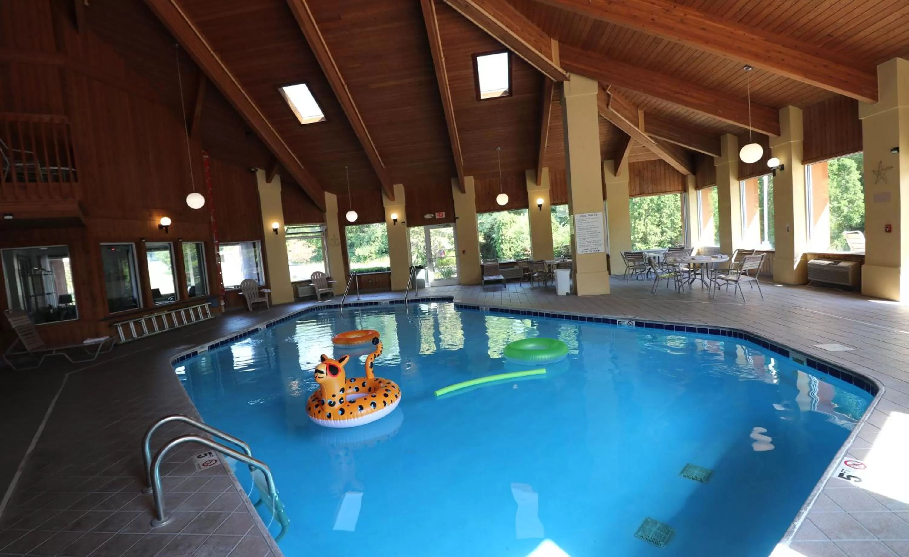 Pool view in College Inn