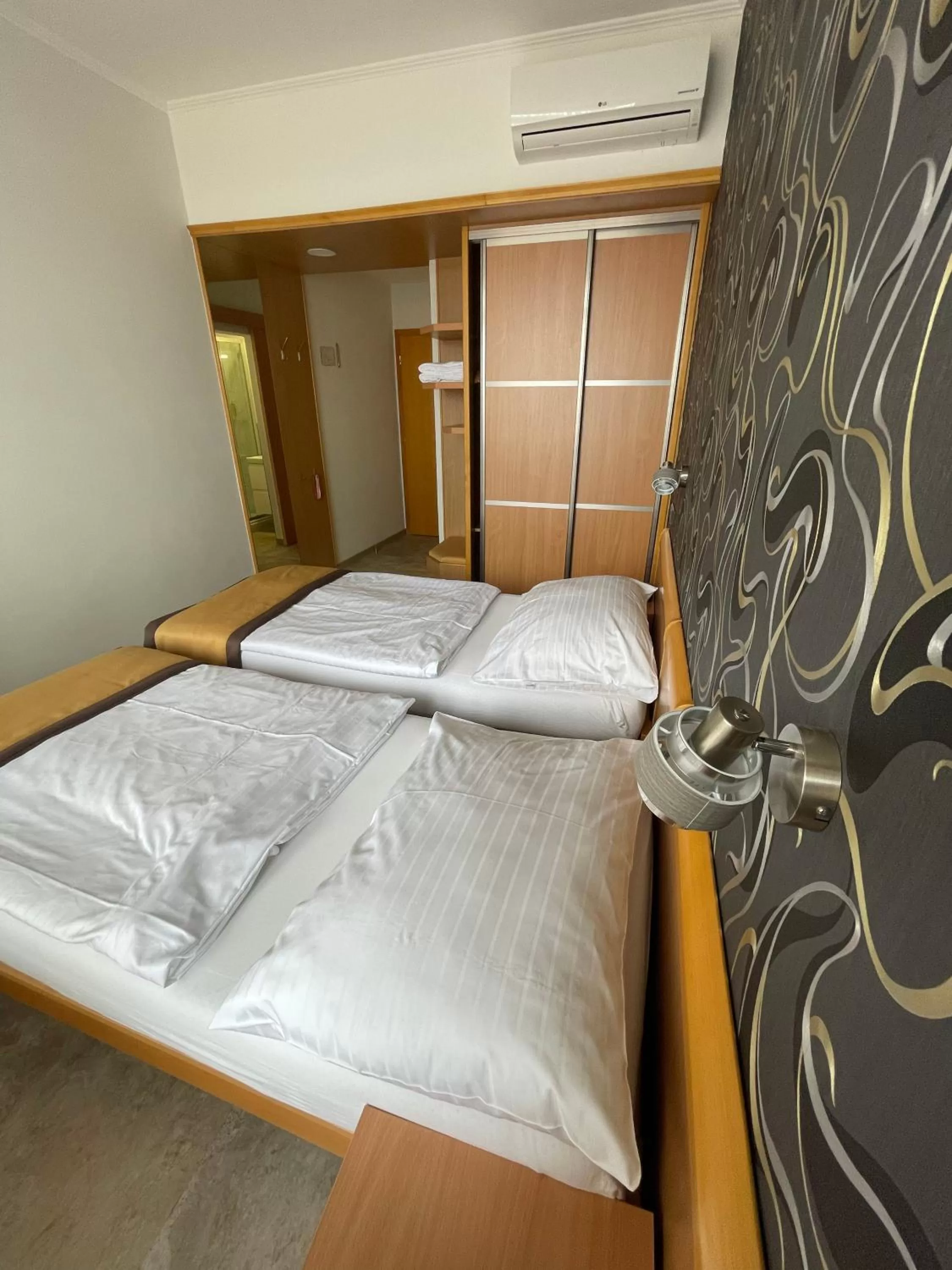 Bed in Hotel Akademie a depandance Vila Jarmila