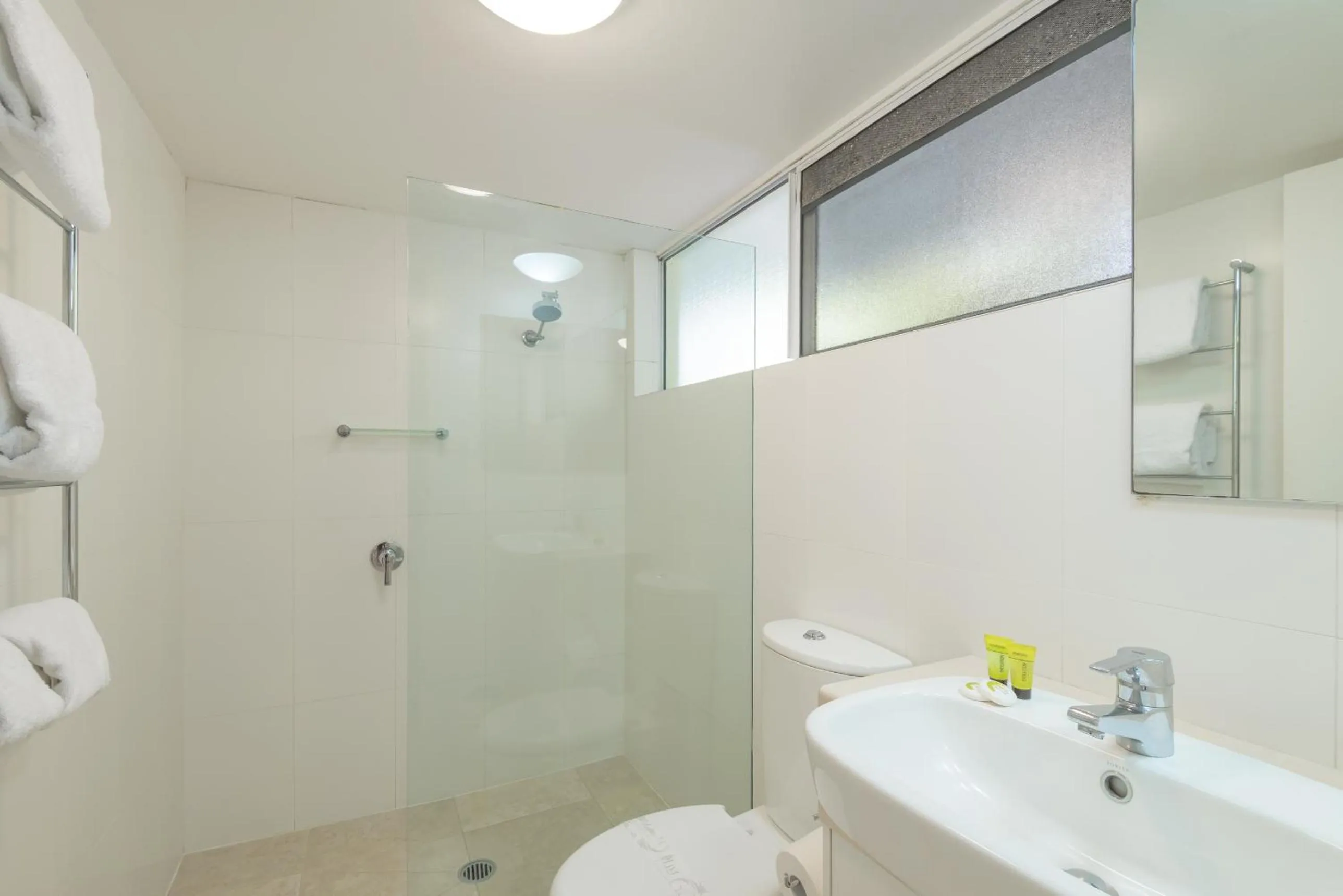 Superior Waterfront Apartment in Caribbean Noosa