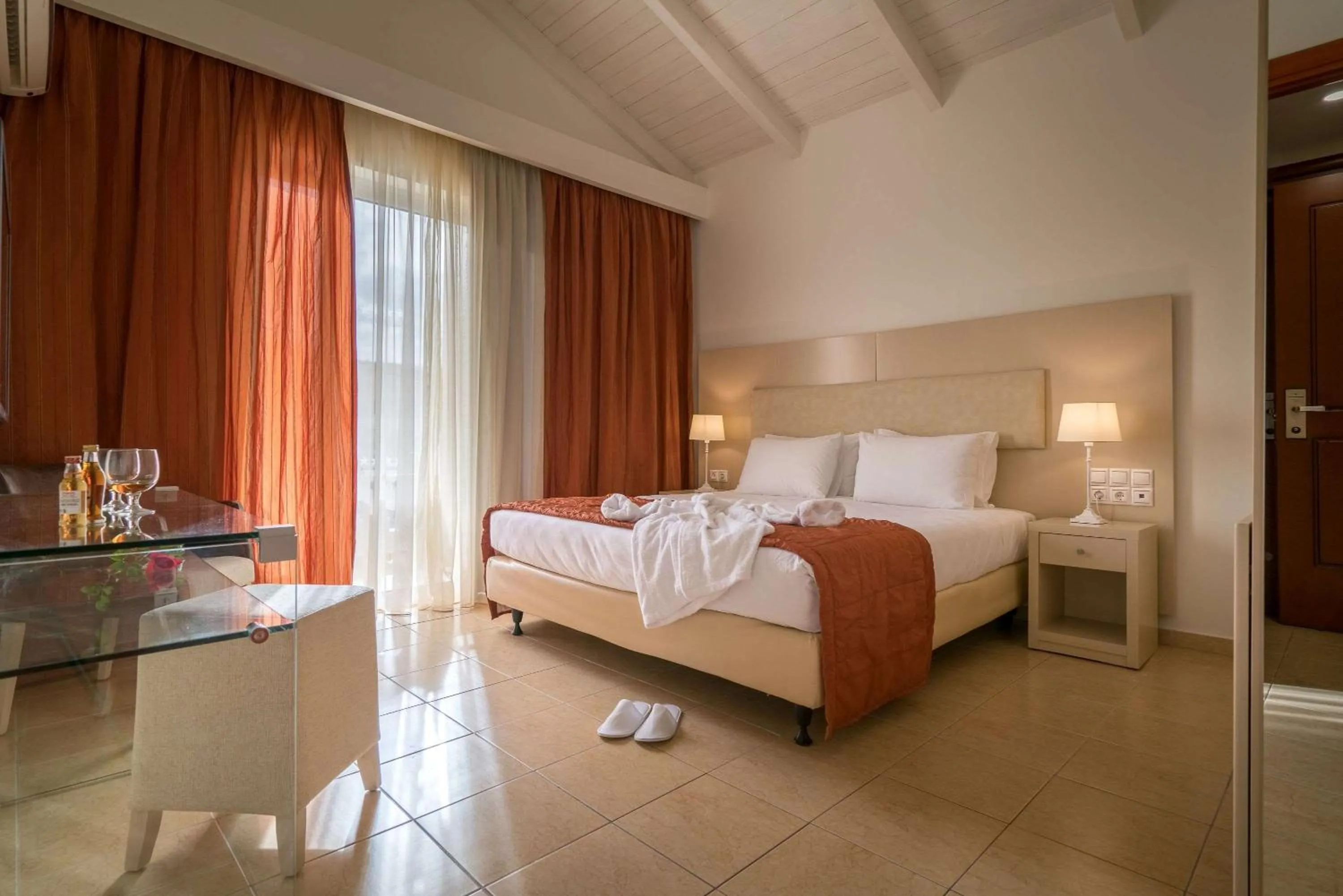 Executive Twin Room in Galaxy Beach Resort BW Premier Collection