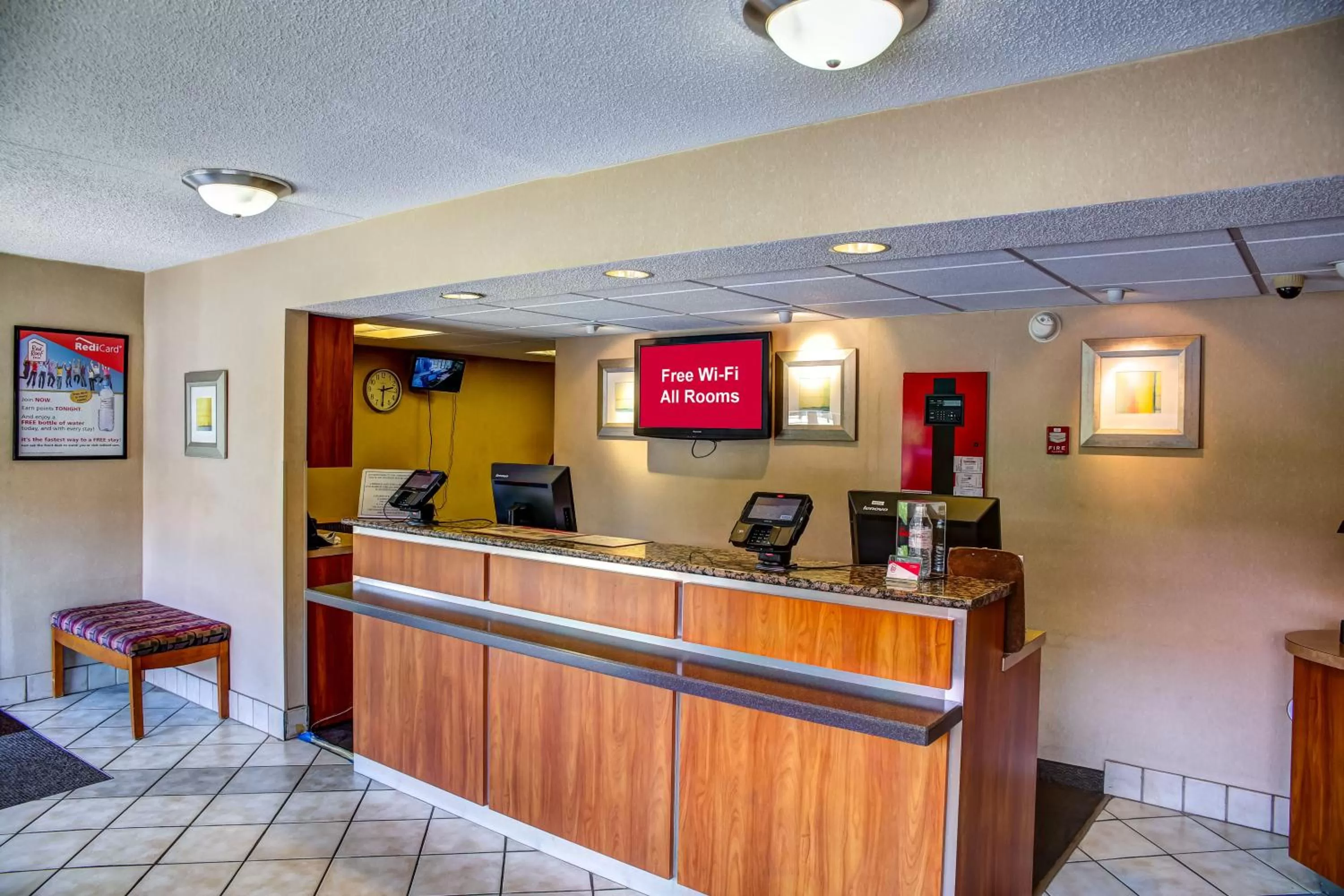 Lobby or reception in Red Roof Inn Pensacola - I-10 at Davis Highway