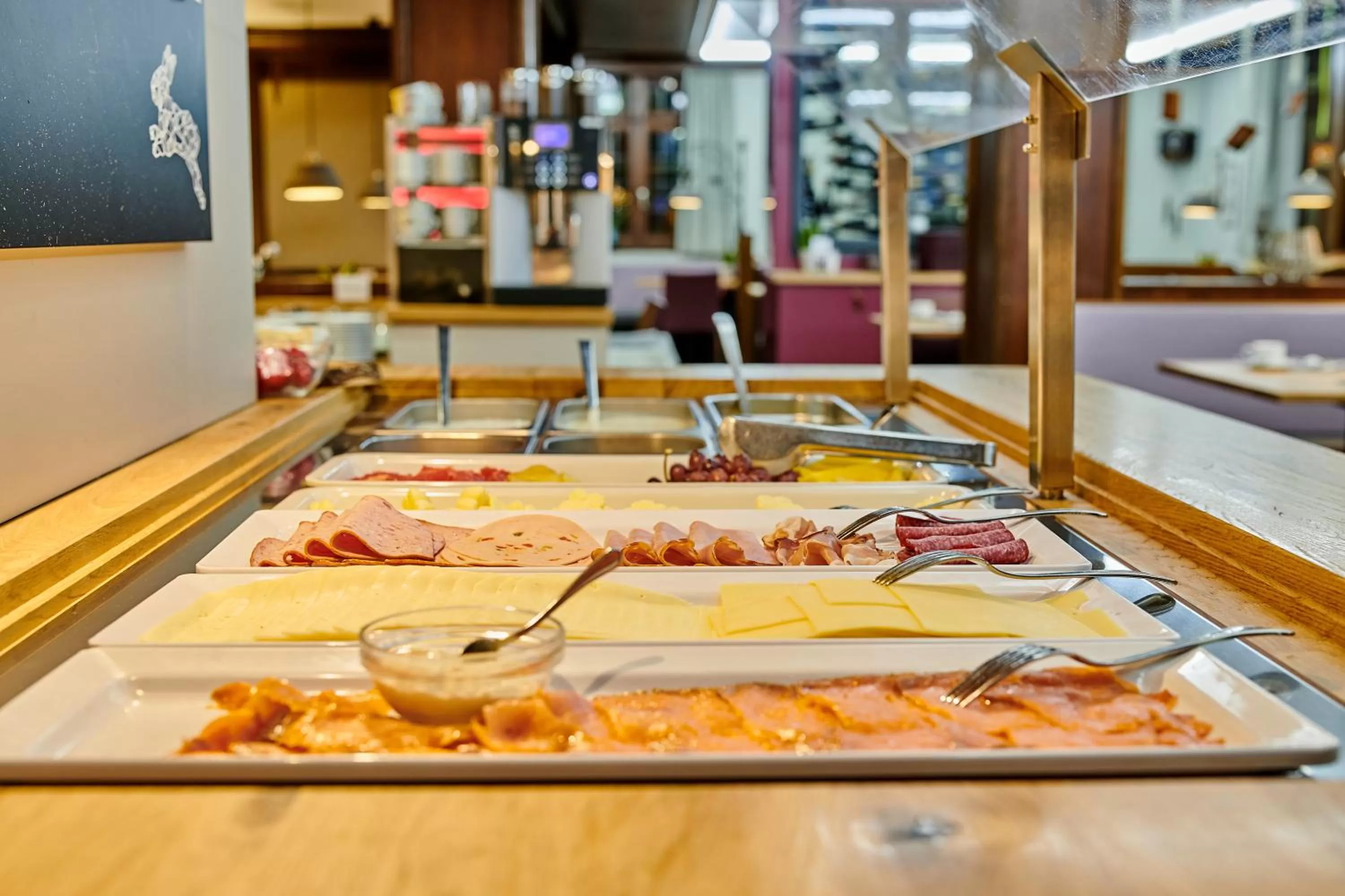 Restaurant/places to eat in Ringhotel Gasthof Hasen