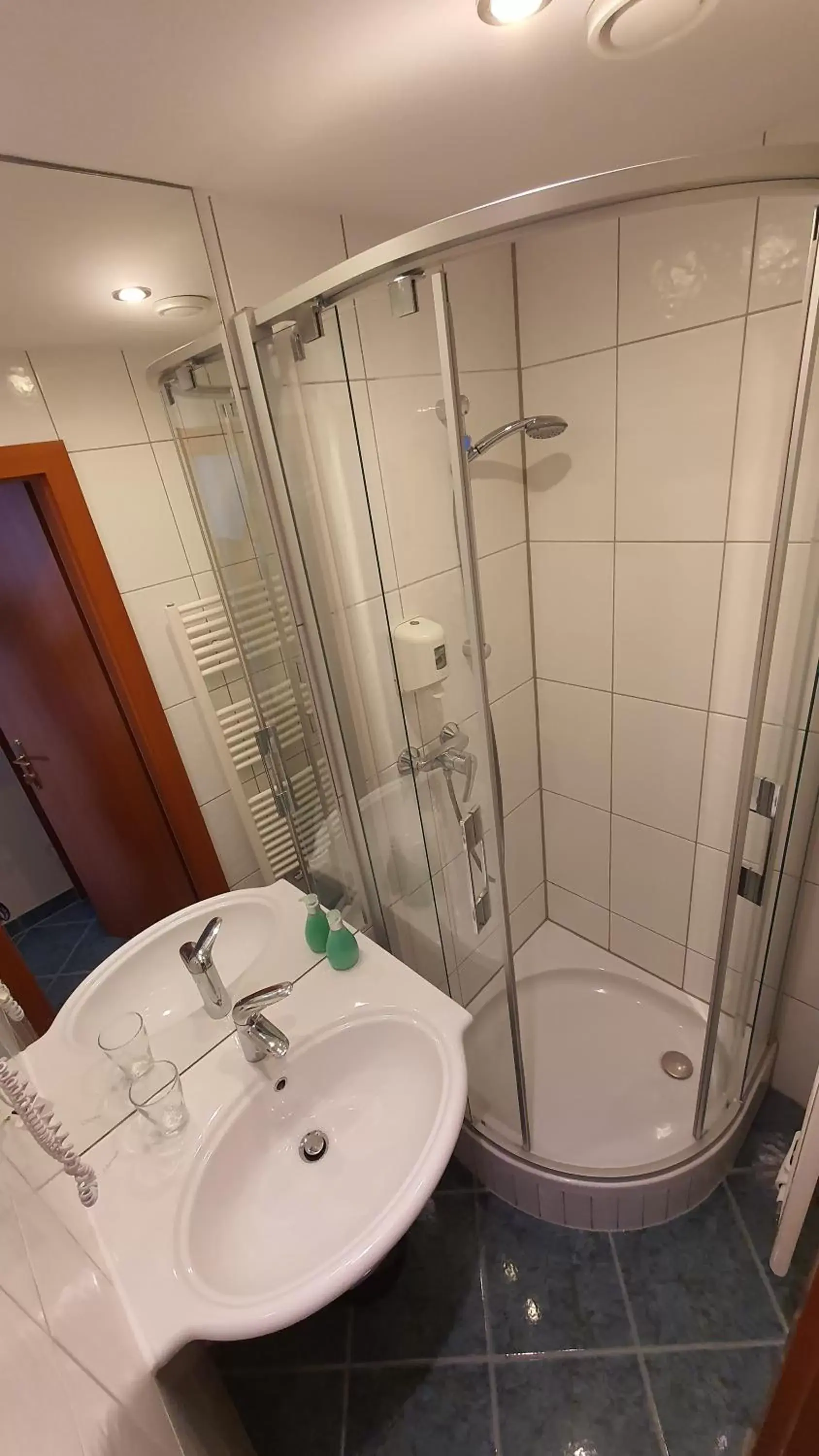 Budget Double Room - single occupancy in Stadthotel Kramer Budget Double Room - single occupancy in Stadthotel Kramer