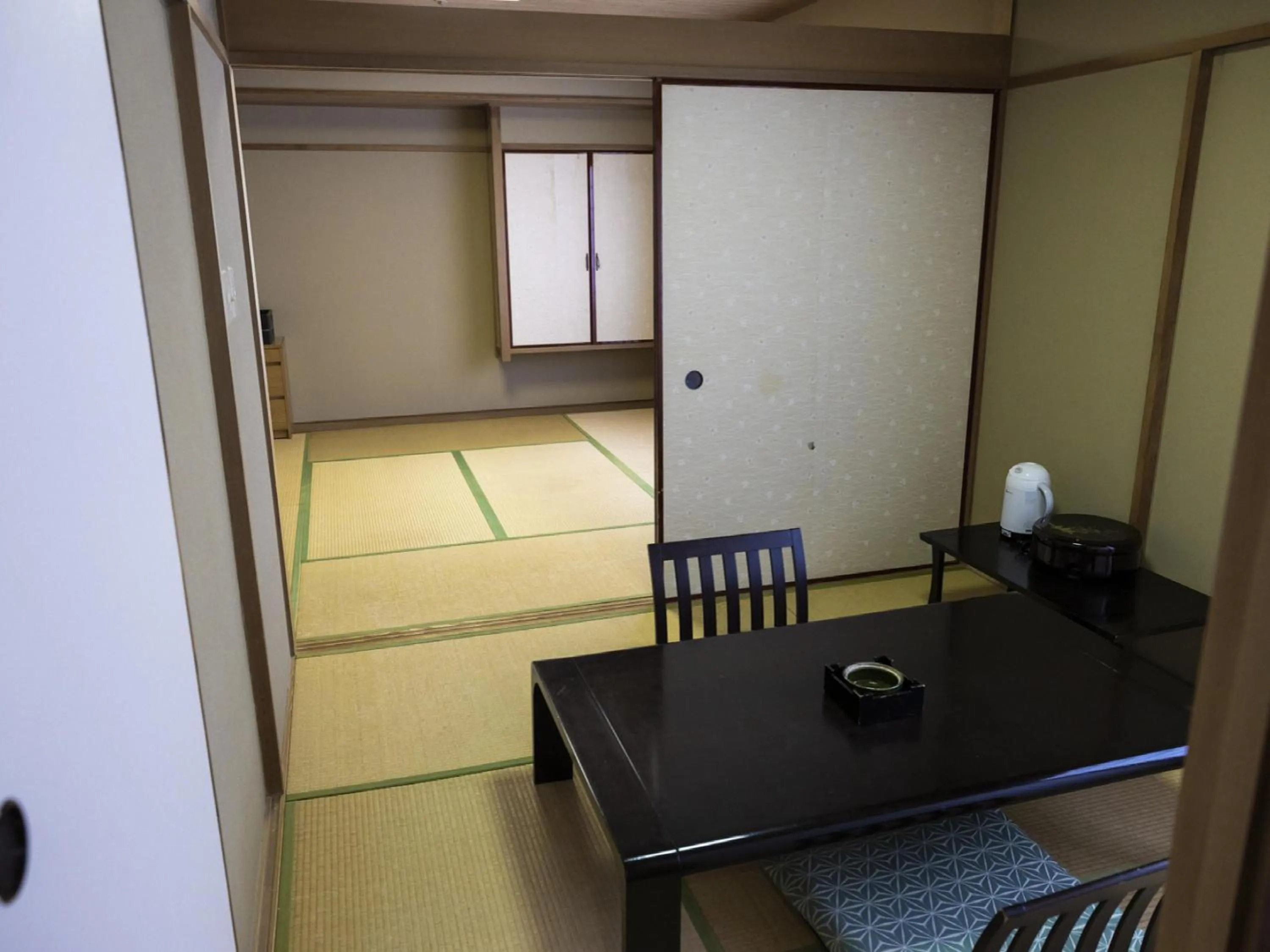 Photo of the whole room in Ariston Hotel Kobe