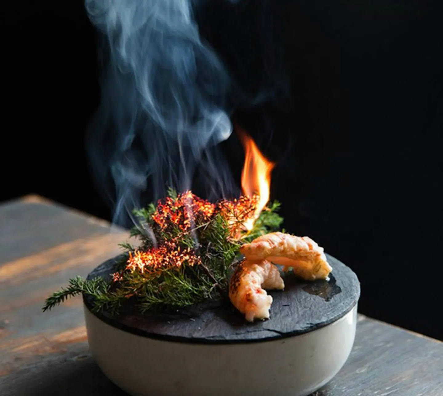 Restaurant/places to eat in Hotel Legend Boutique