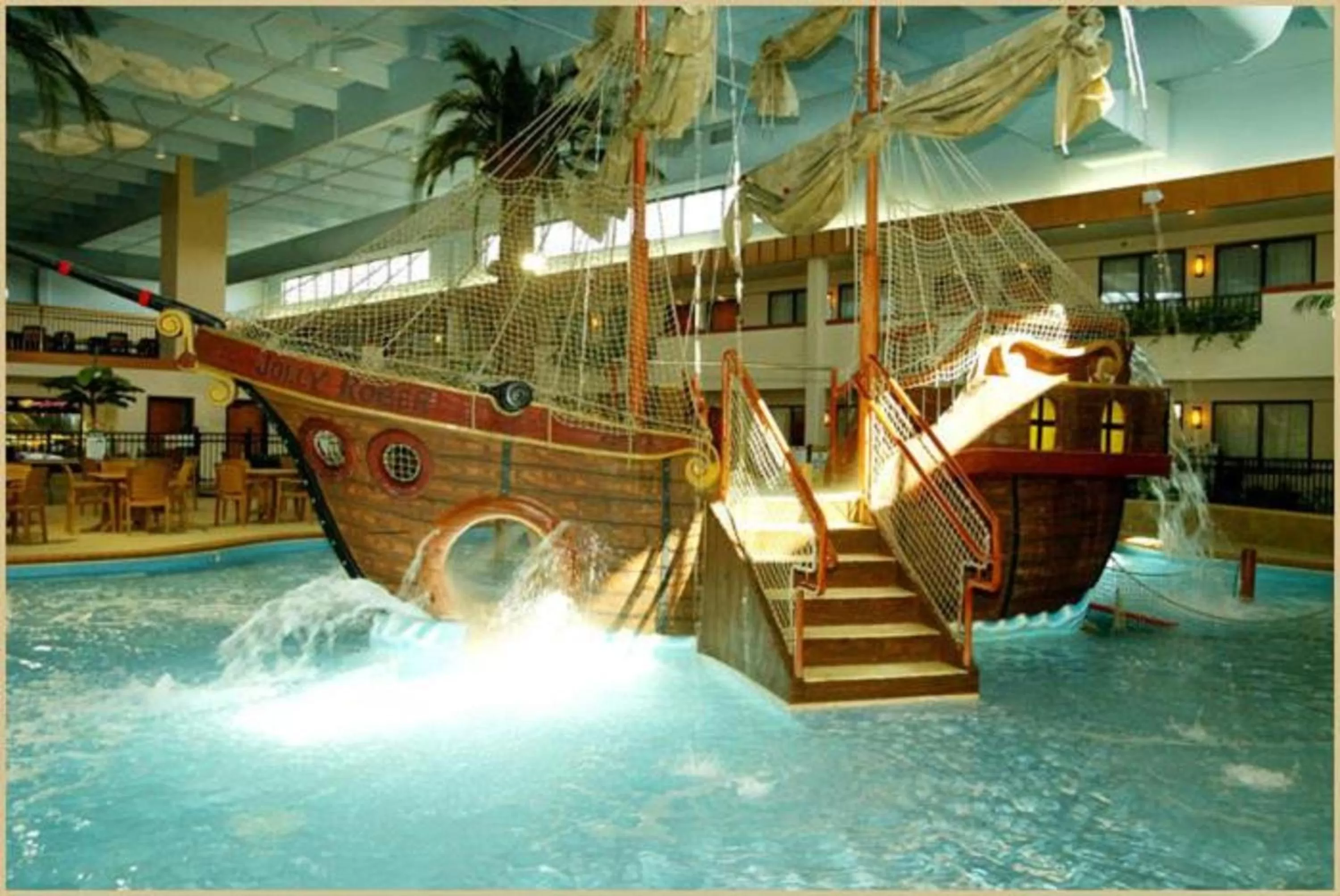 Swimming pool in Ramada by Wyndham Sioux Falls Airport - Waterpark Resort & Event Center