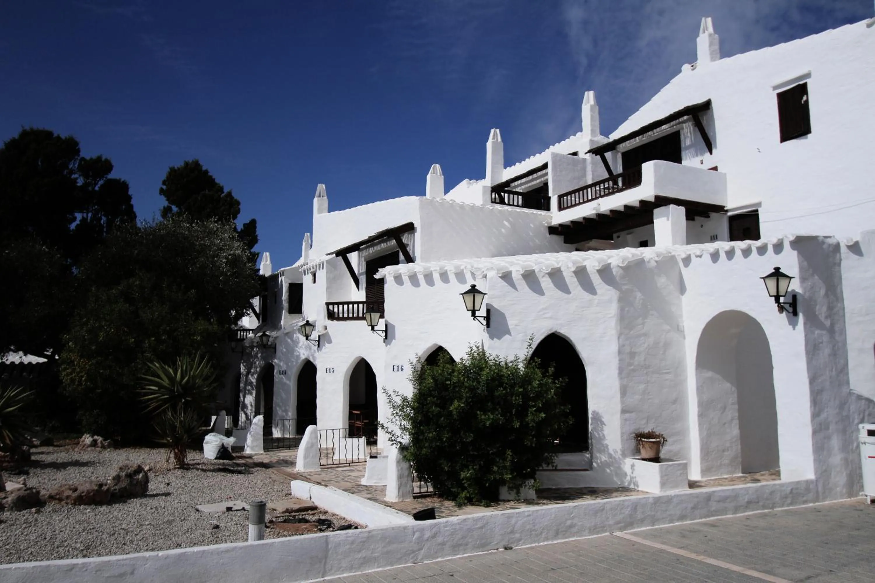 Facade/entrance in Binivell Park - Caliu Apartments