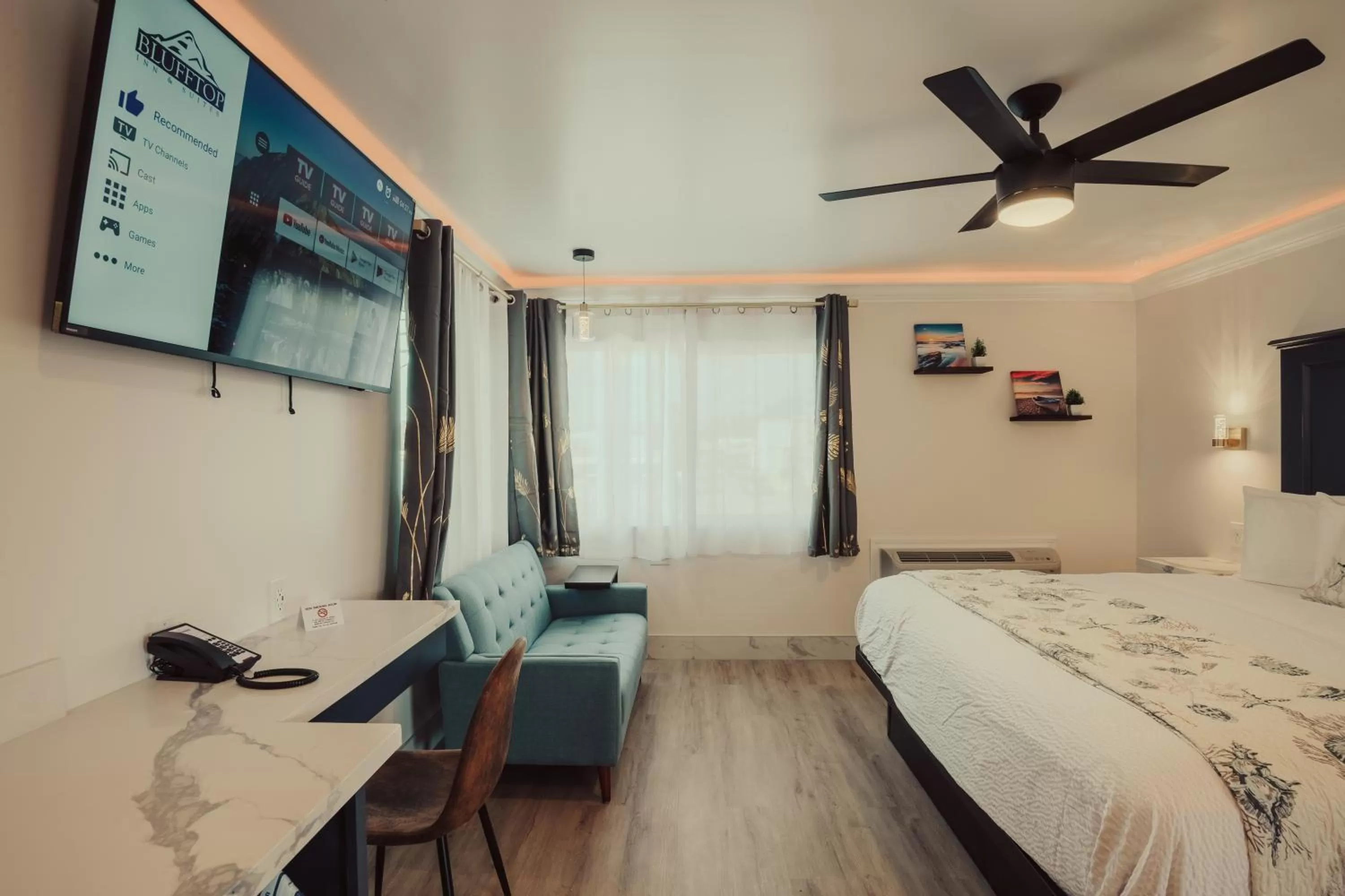 Bed in Blufftop Inn & Suites - Wharf/Restaurant District