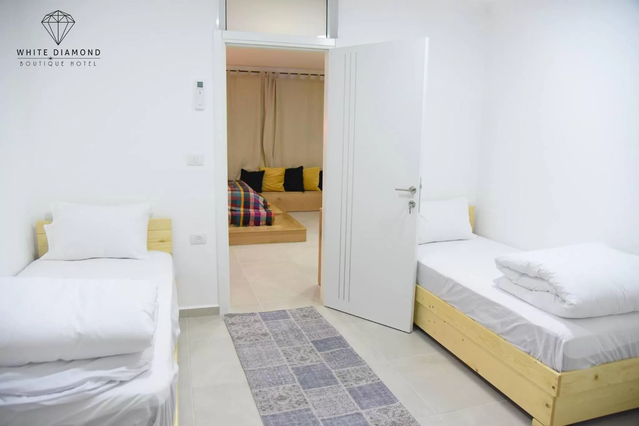 Bed in White Diamond