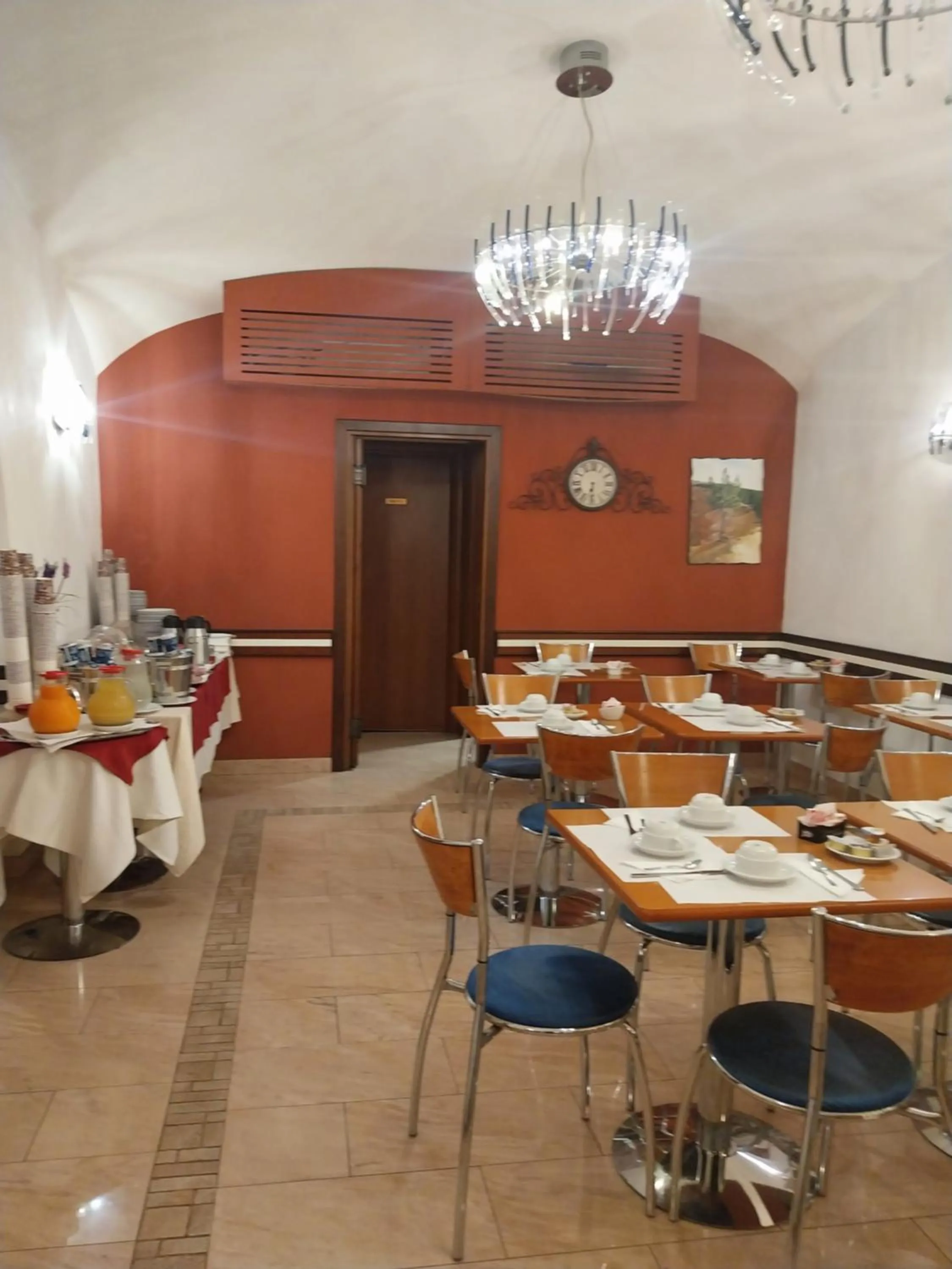 Breakfast in Hotel Priscilla