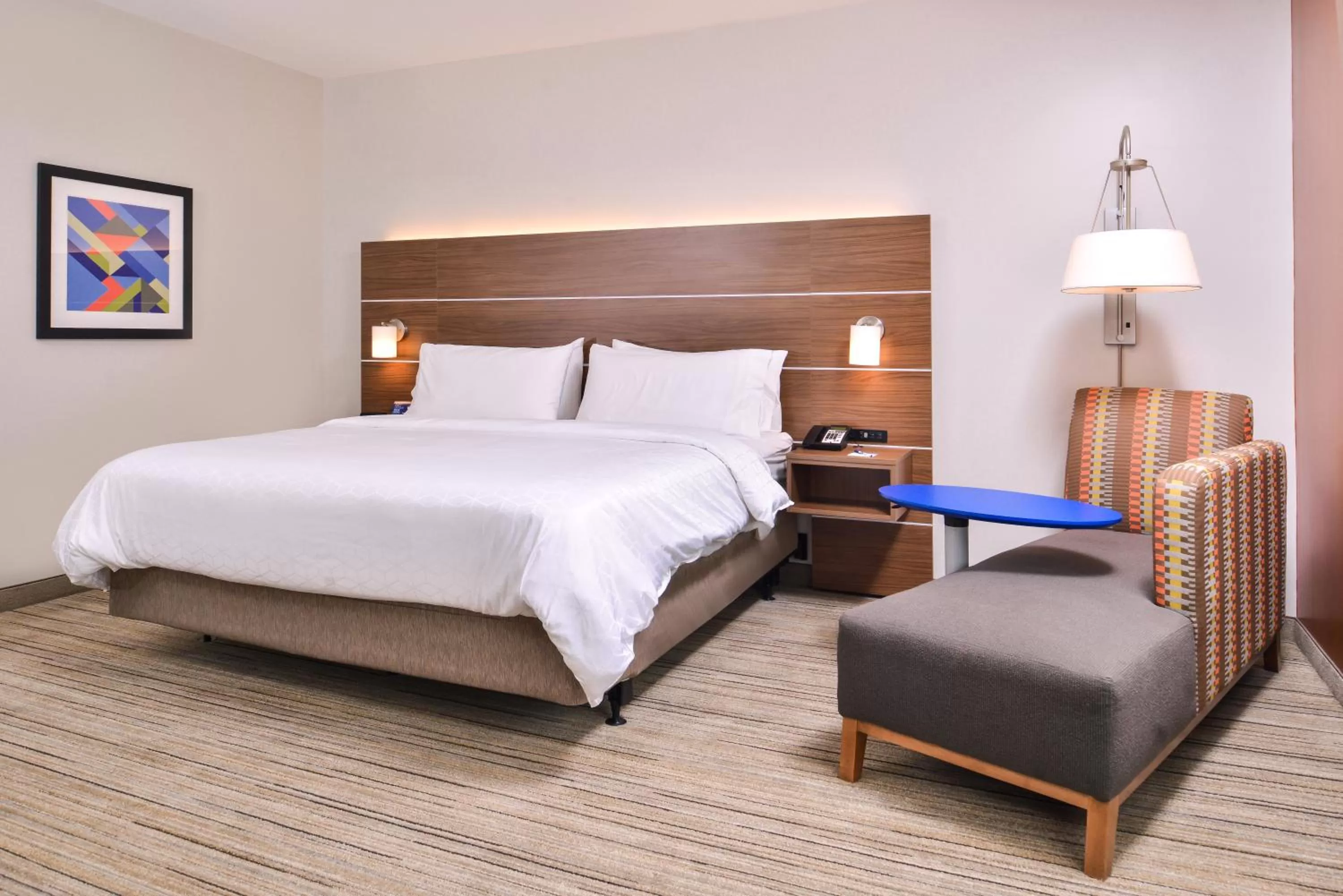 Photo of the whole room, Bed in Holiday Inn Express & Suites Farmville by IHG