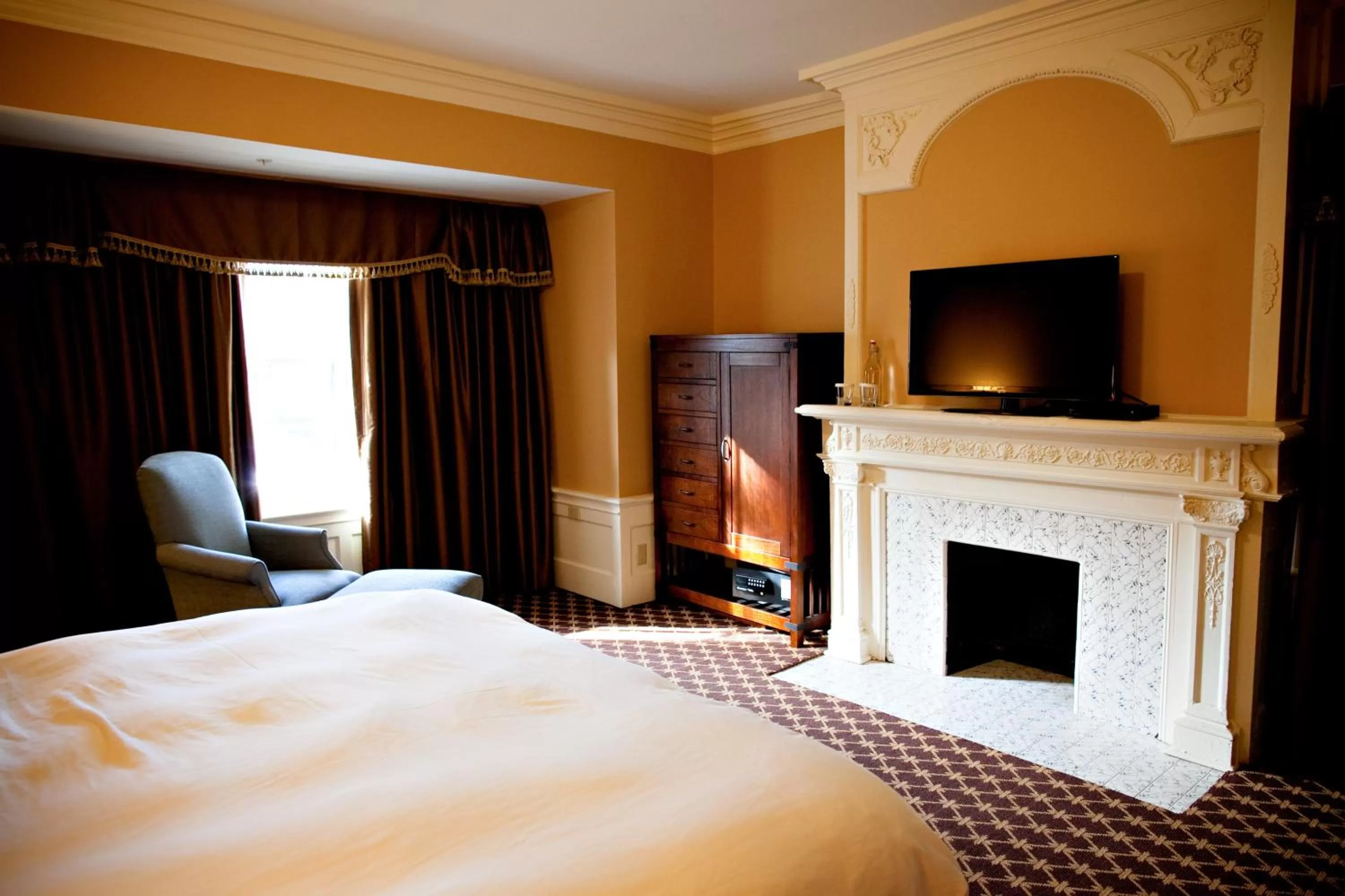 Day in Mansions on Fifth