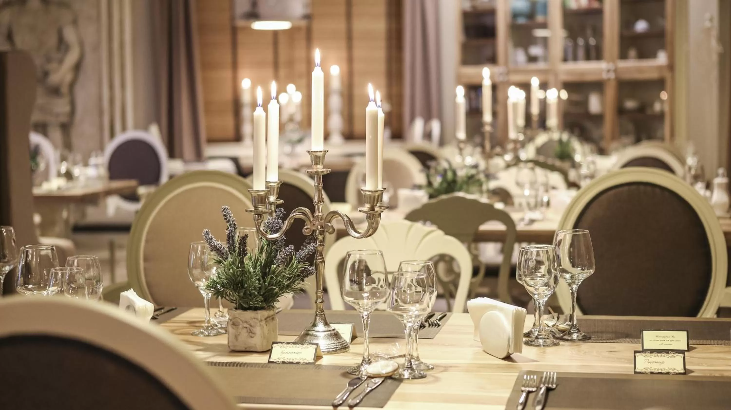 Restaurant/places to eat in Hotel Nove