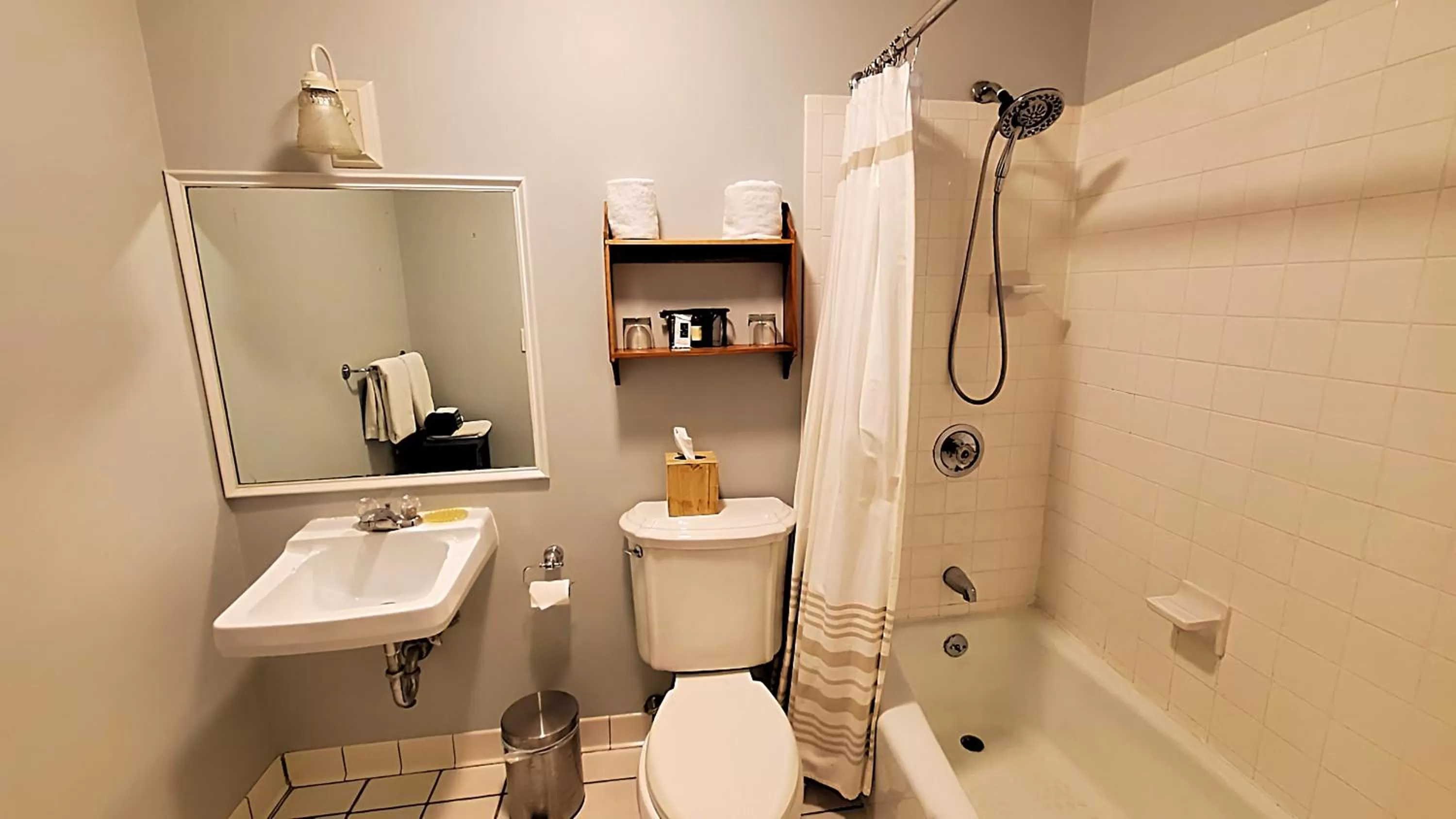 Bathroom in Four Columns Inn