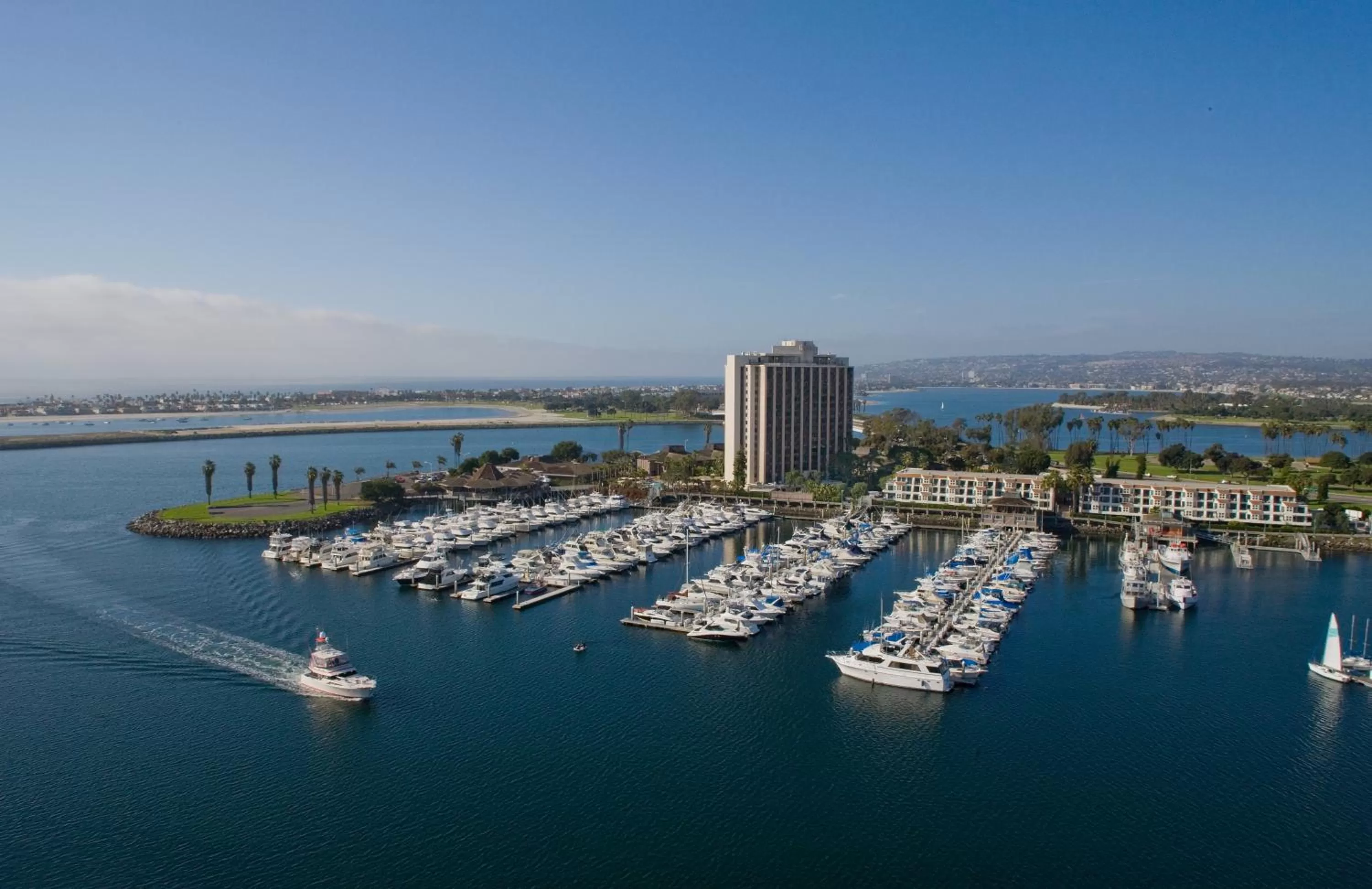 Property building in Hyatt Regency Mission Bay Spa and Marina