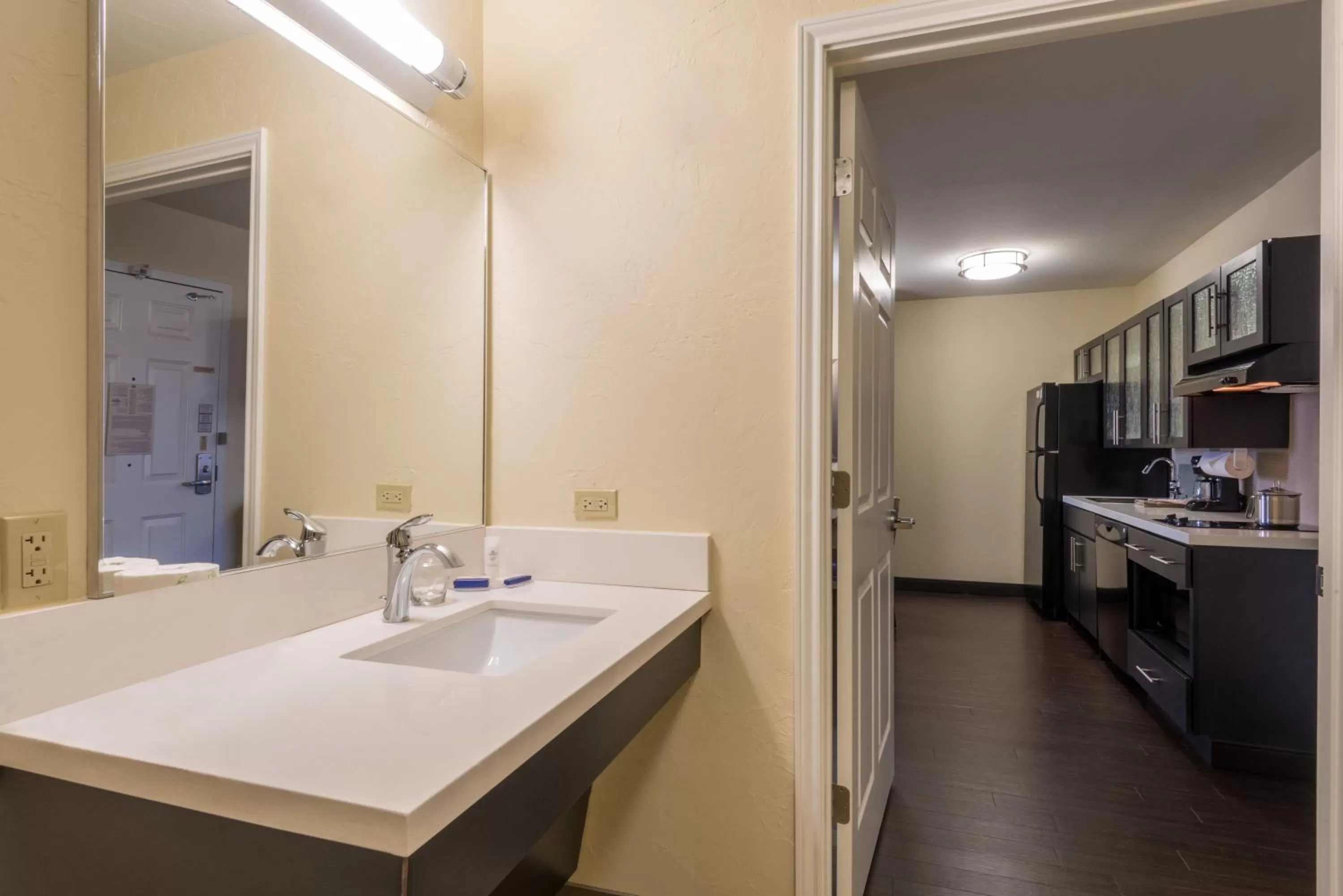 Photo of the whole room in Candlewood Suites Del City by IHG