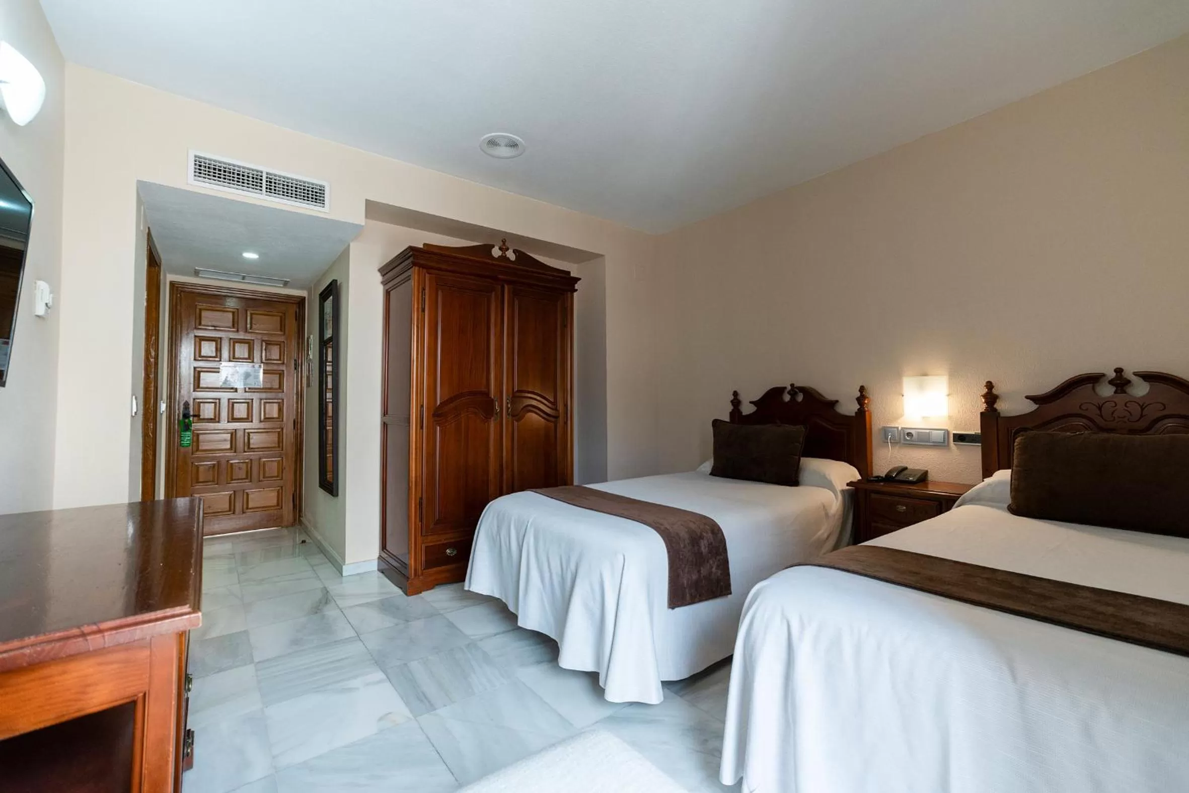 Photo of the whole room, Bed in Hotel Casa Museo de la Mezquita