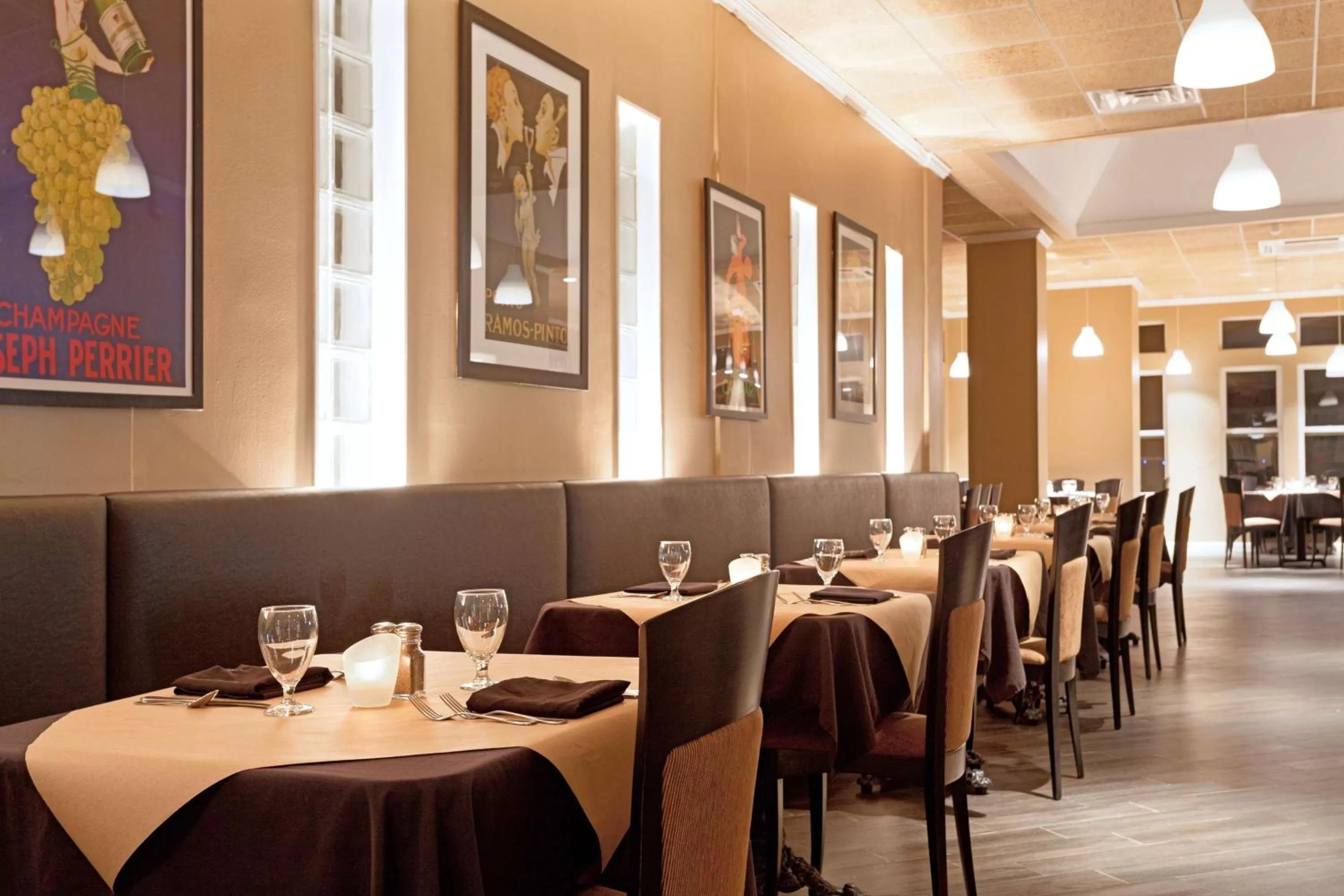 Restaurant/places to eat in DoubleTree by Hilton Cape Cod - Hyannis