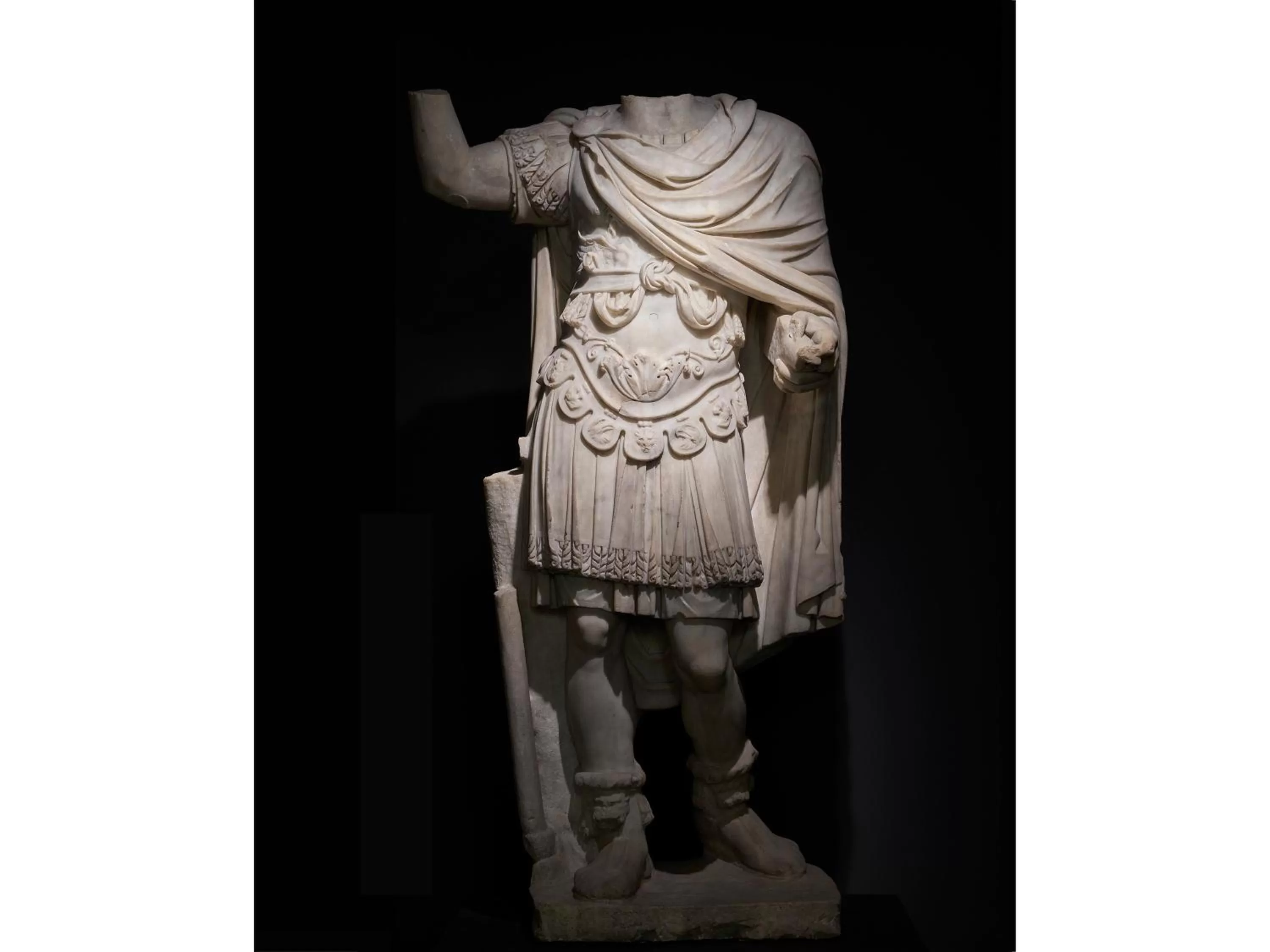 Property building in Golden Tulip Rome Piram