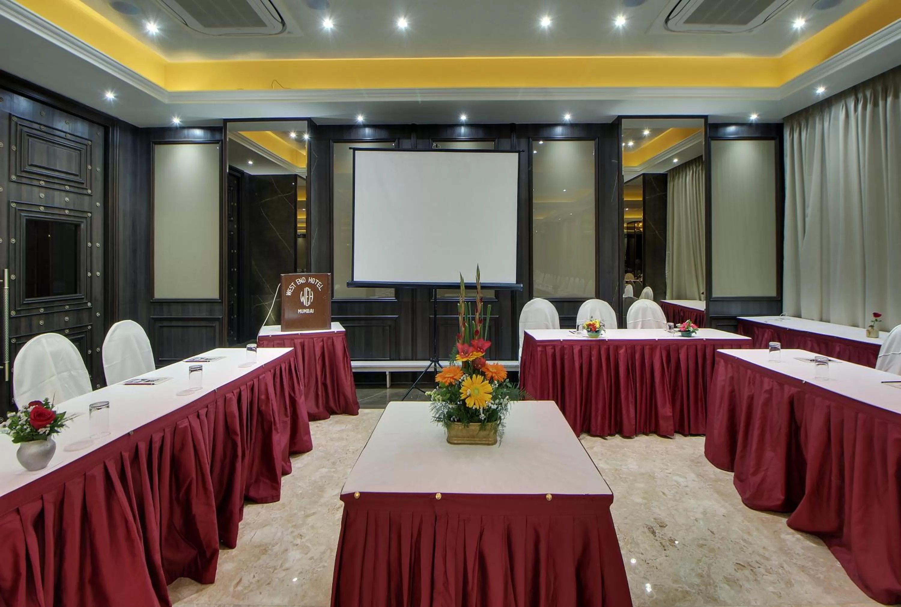 Banquet/Function facilities in West End Hotel Opp Bombay Hospital